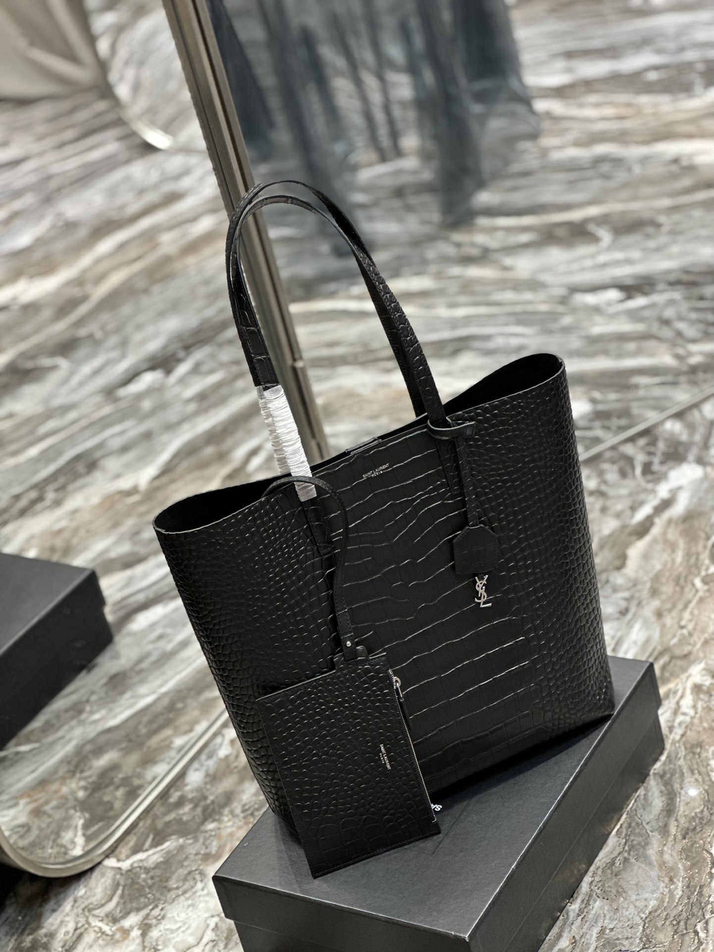 Handbags SAINT LAURENT 600306 size 32.5  35  10.5 cm - vstockx