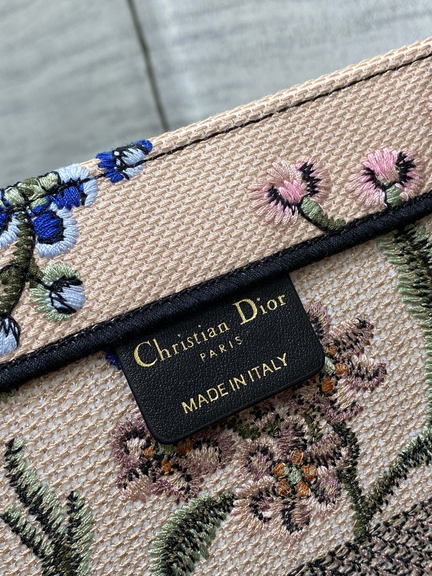 Handbag Dior size 36*18*28 cm - vstockx