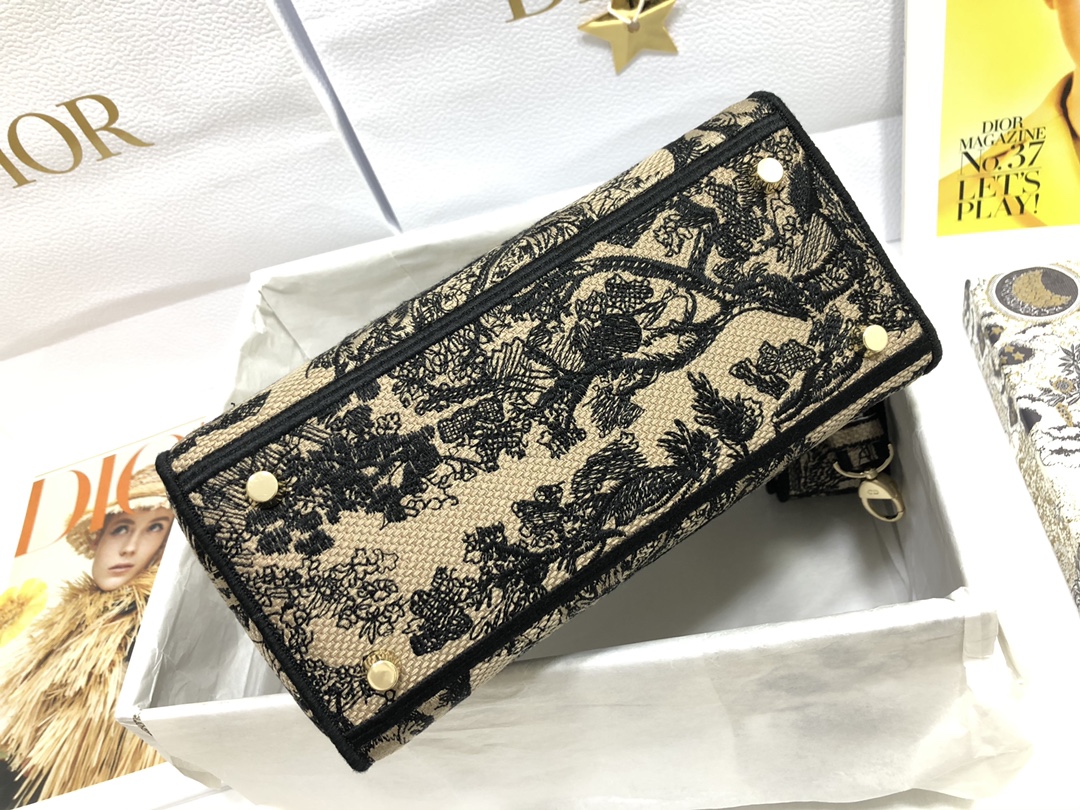 Handbag Dior M0565 size 24 x 20 x 11 cm - vstockx