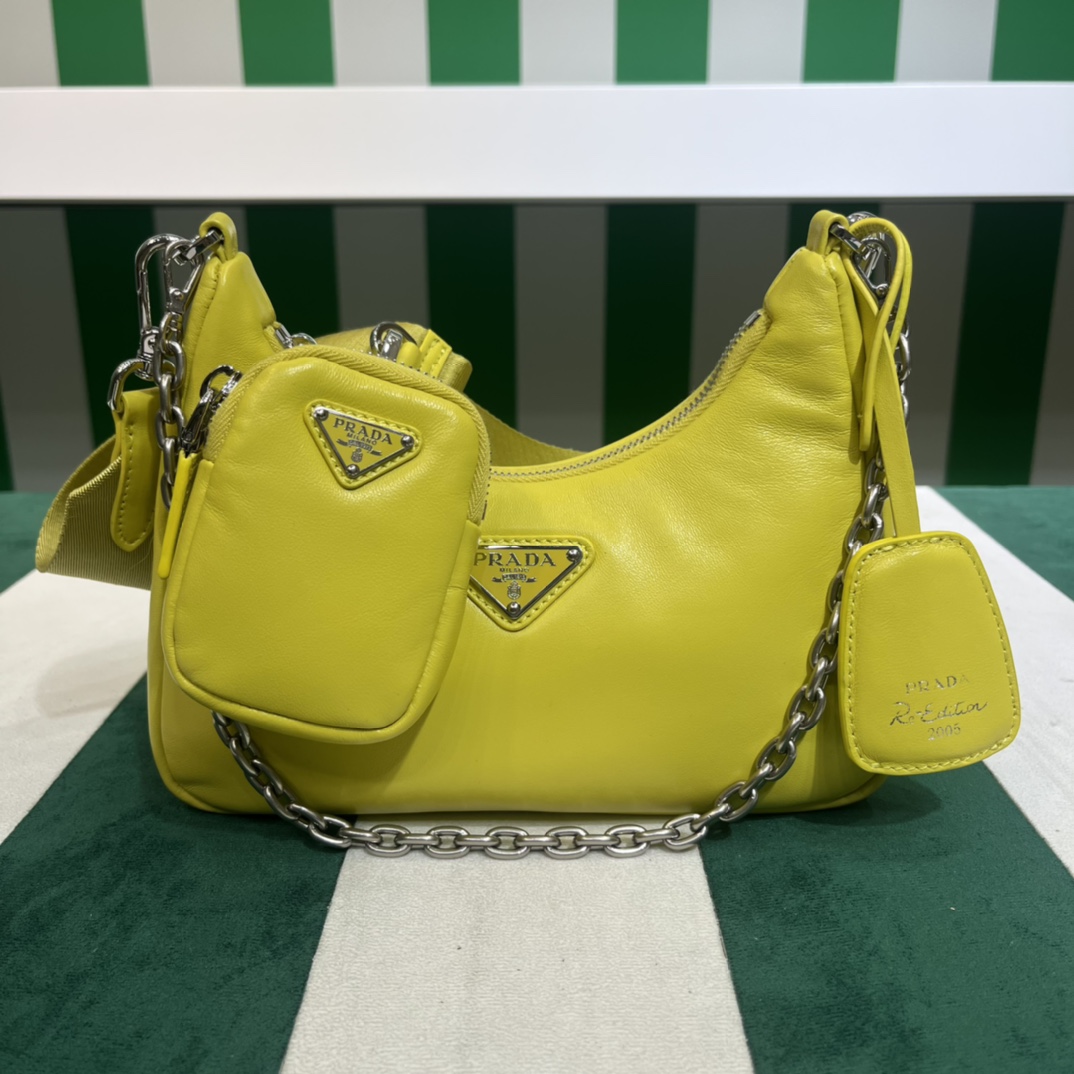 Handbags Prada 1BH240 size:22*12*6 cm - vstockx