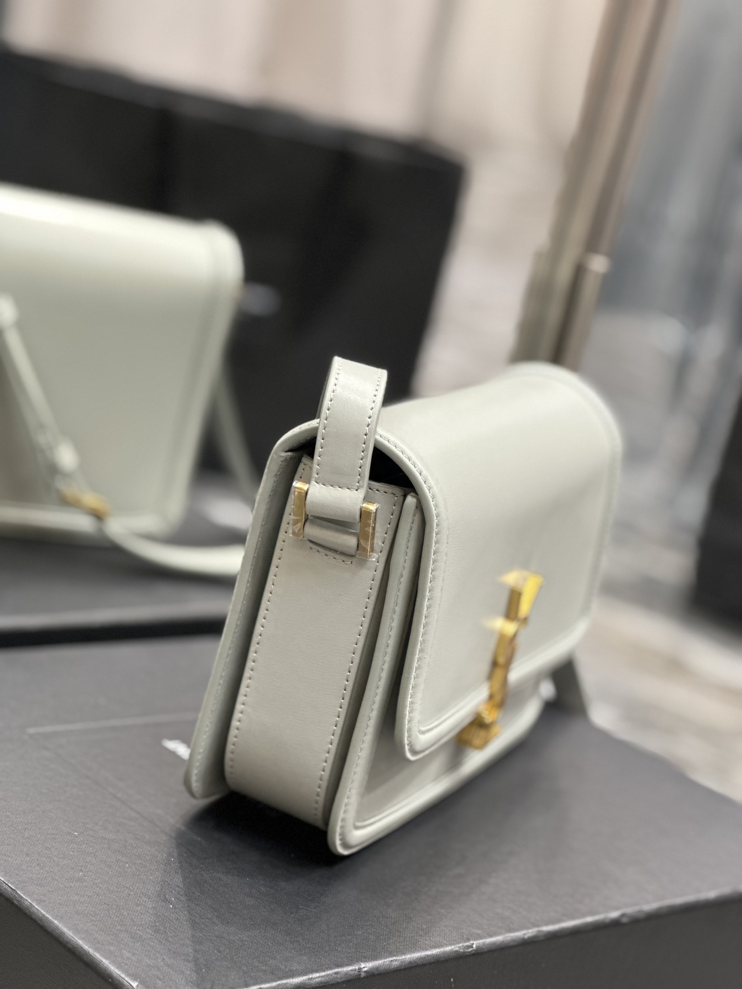 Handbags SAINT LAURENT 634305 size 23x16x6 cm - vstockx