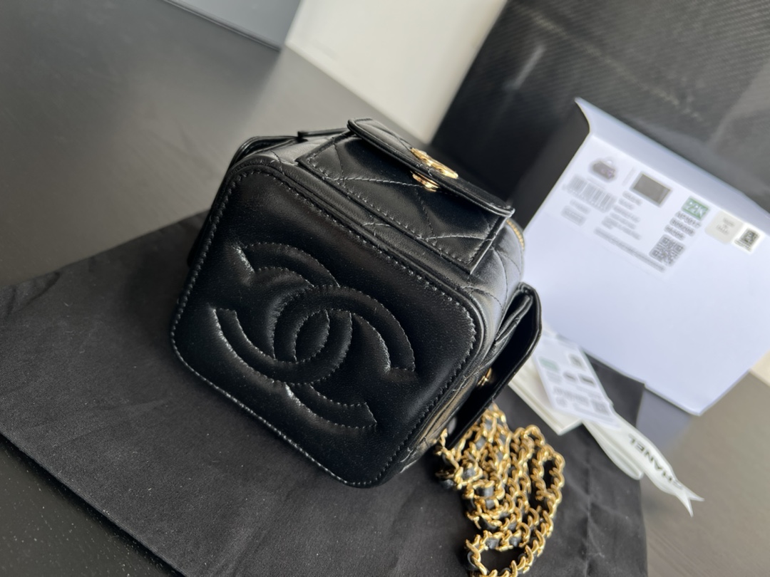 Handbag Chanel AP3016 size 11cmx11cmx11 cm - vstockx