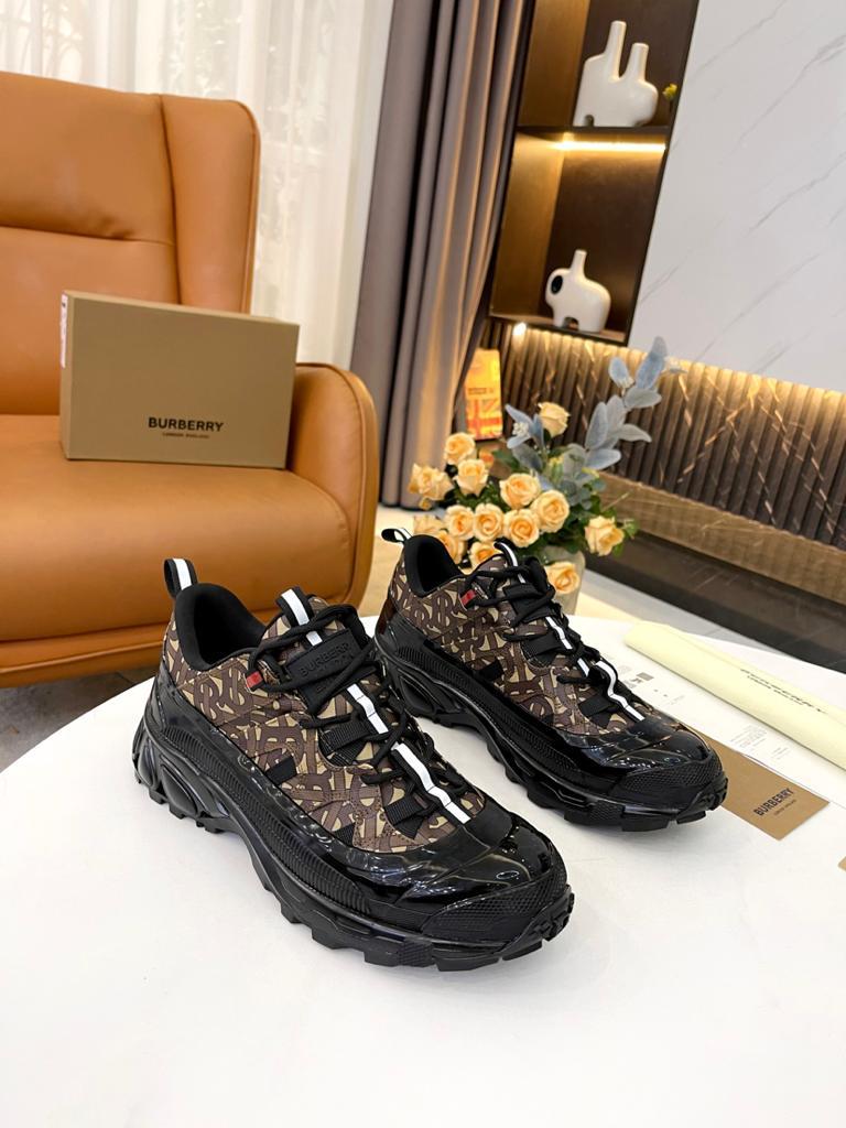 Burberry Arthur Monogram Print Black Bridle Brown - vstockx