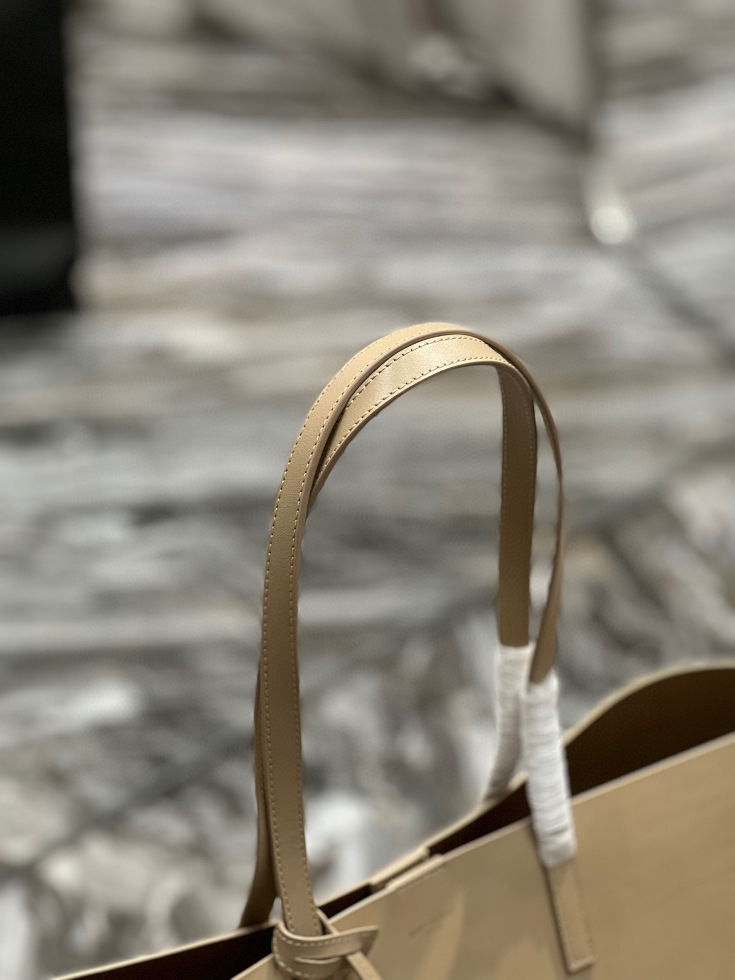 Handbags SAINT LAURENT 394195 size 38  28  13 cm - vstockx