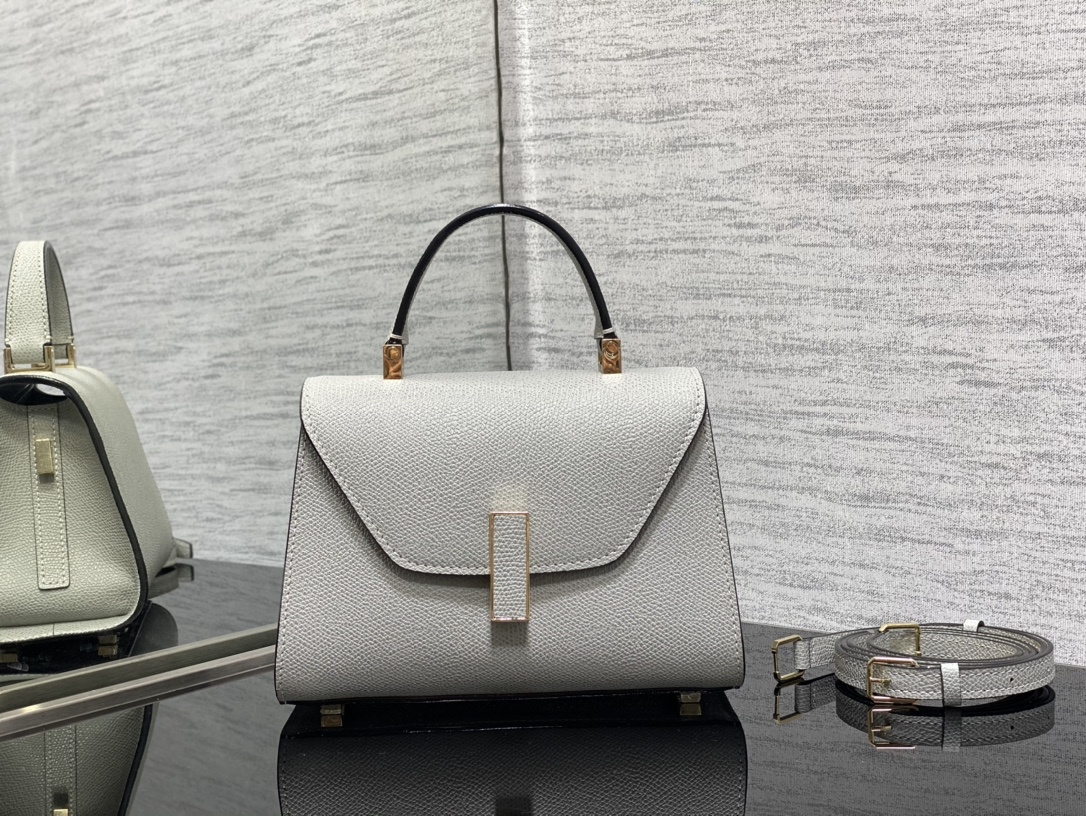 Handbag VALEXTRA size '**' - vstockx
