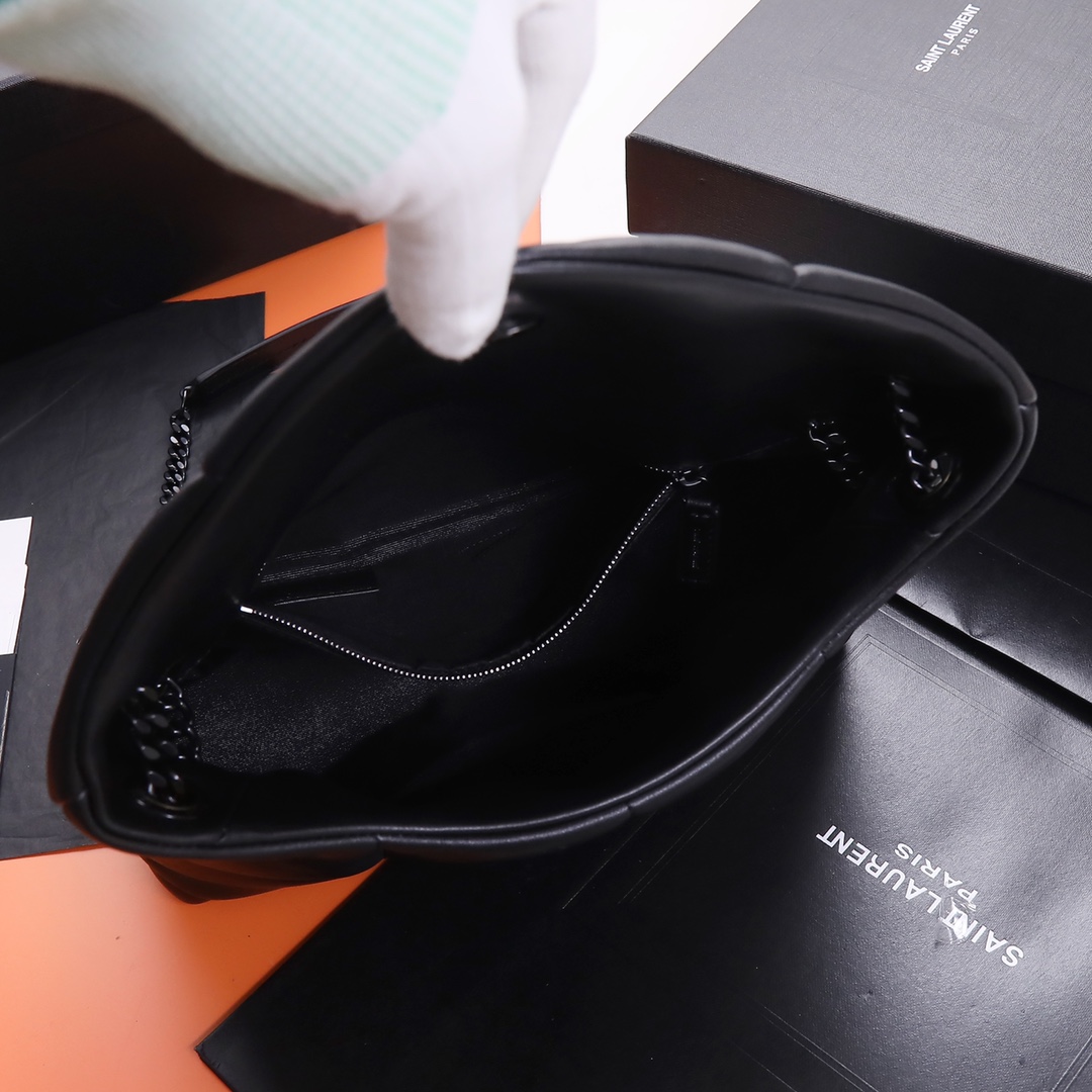 Handbags SAINT LAURENT 577476 size 29x17x11 cm - vstockx