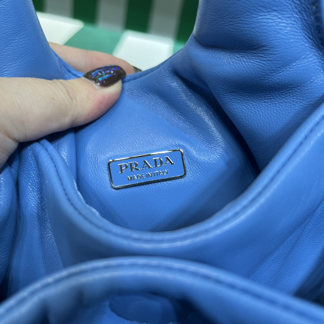 Handbags Prada 1BA359 size:15.5*10*18 cm - vstockx