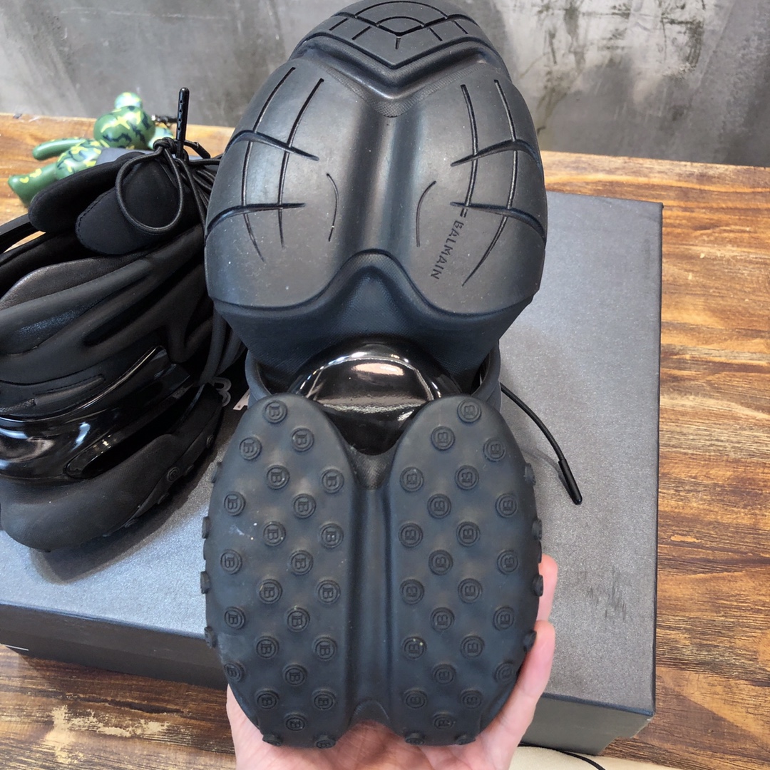 Balmain Unicorn Low-Top Black - vstockx