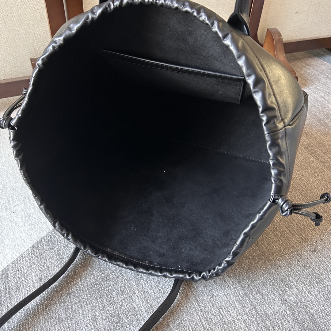 Handbags CELIN CABAS TRIOMPHE 199973 size:44 * 28 *18 cm - vstockx