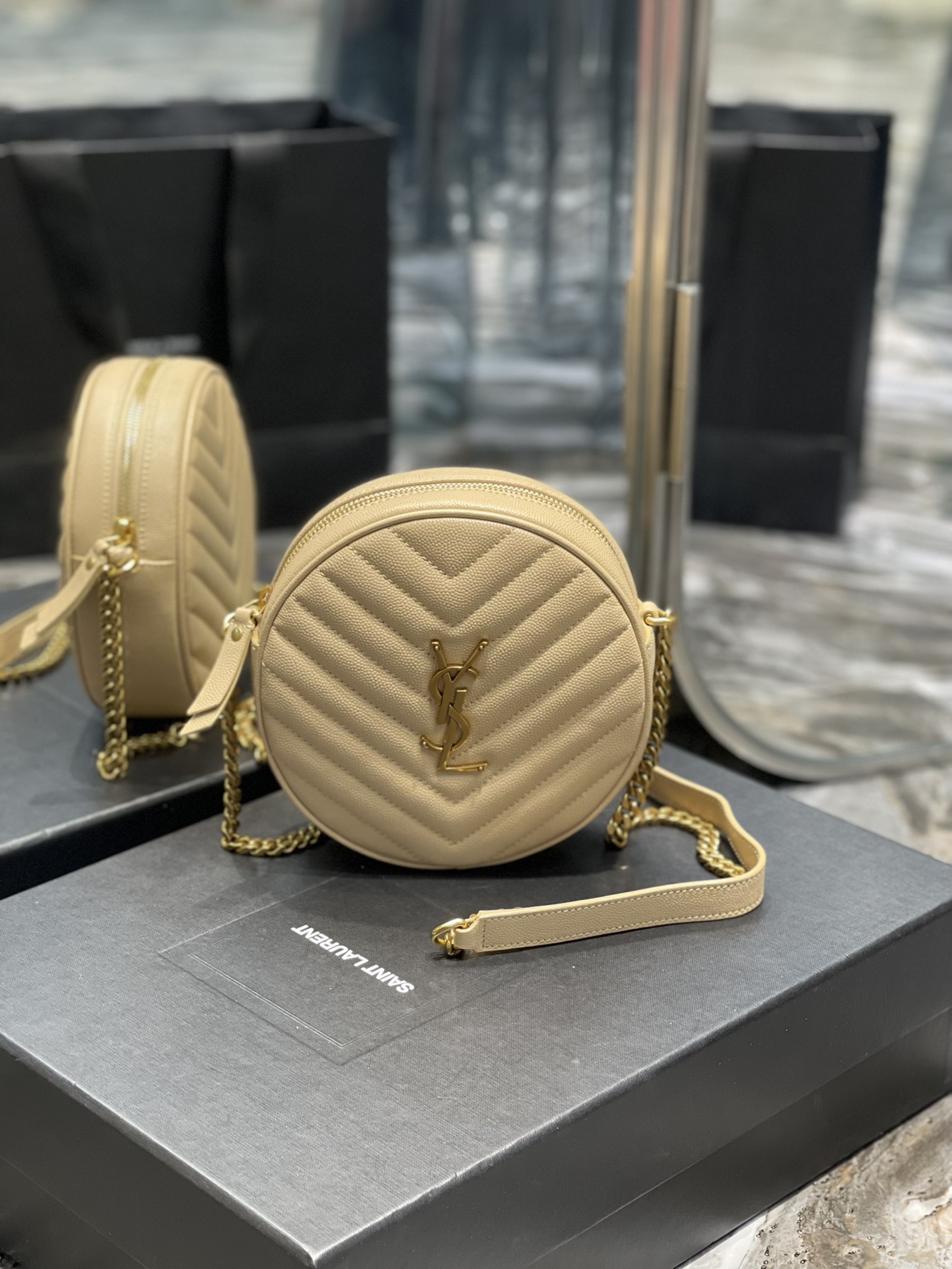 Handbags SAINT LAURENT 610436 size 17x17x5.5 cm - vstockx
