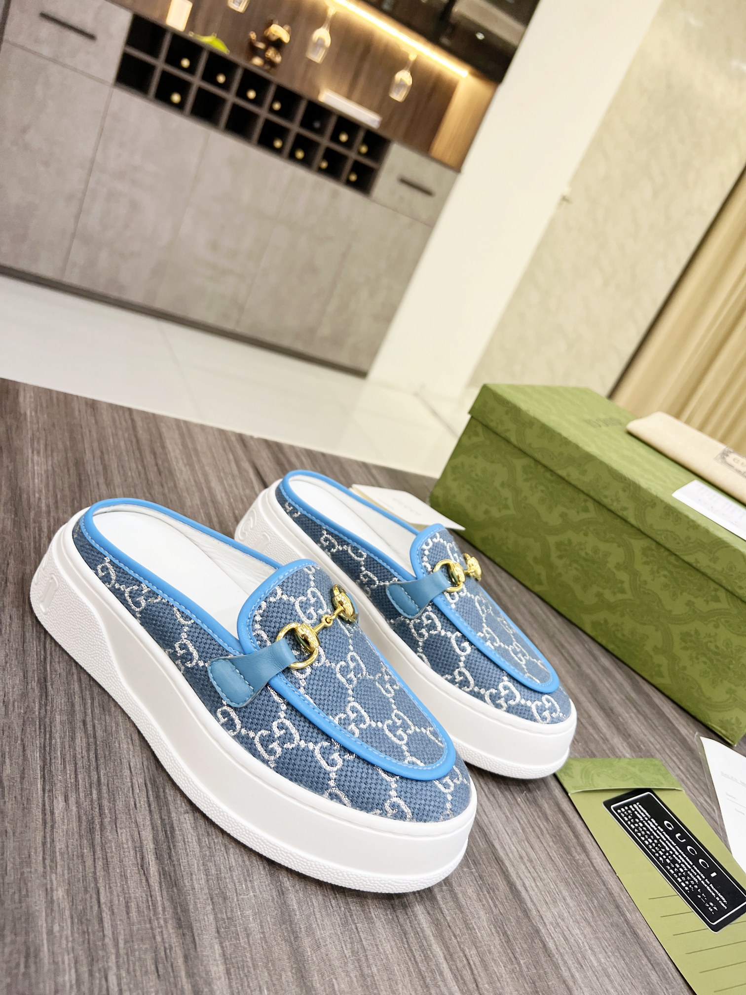 Gucci Women's WOMEN 6 - vstockx