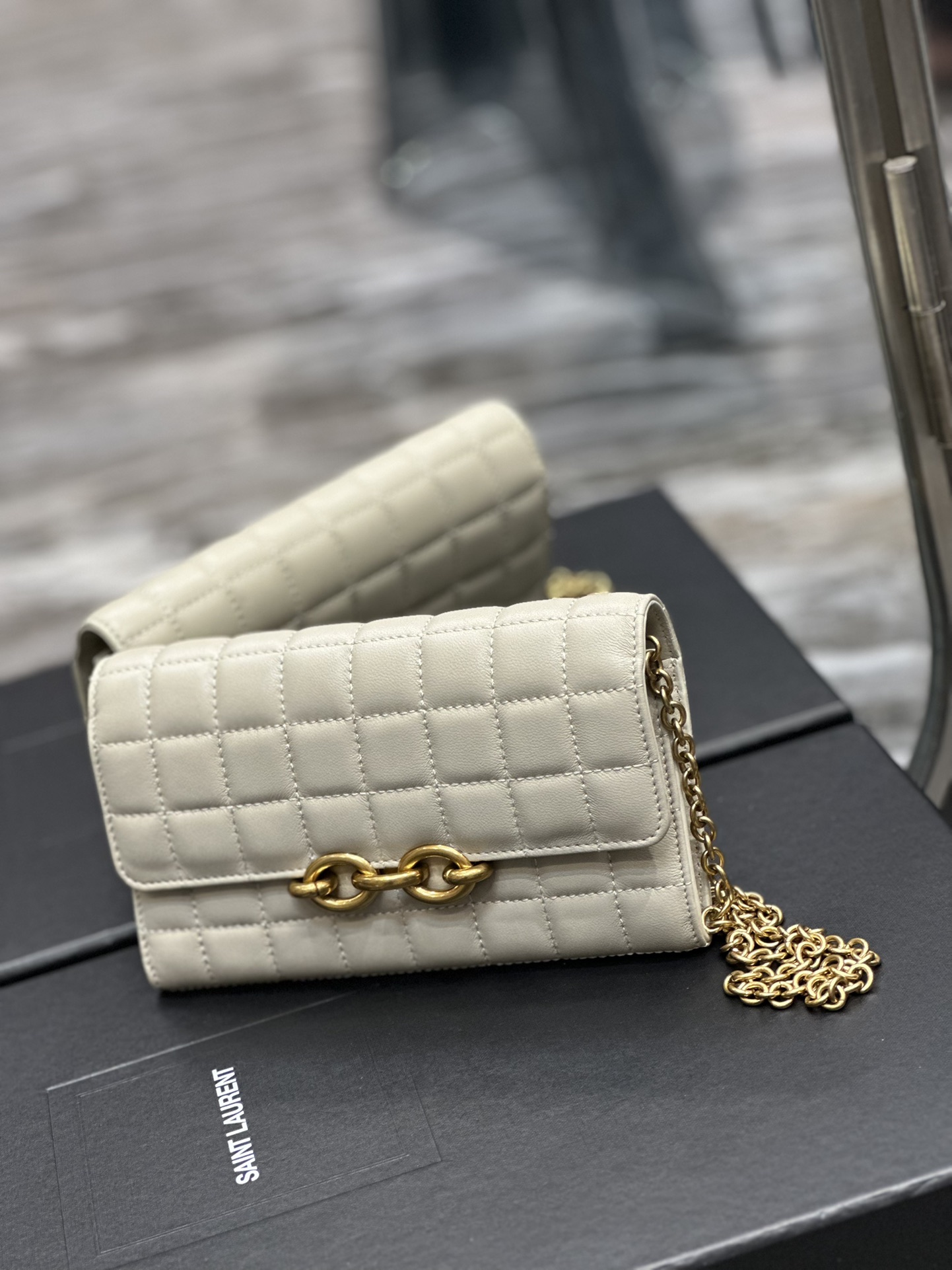 Handbags SAINT LAURENT 738109 size 19  11  4 cm - vstockx