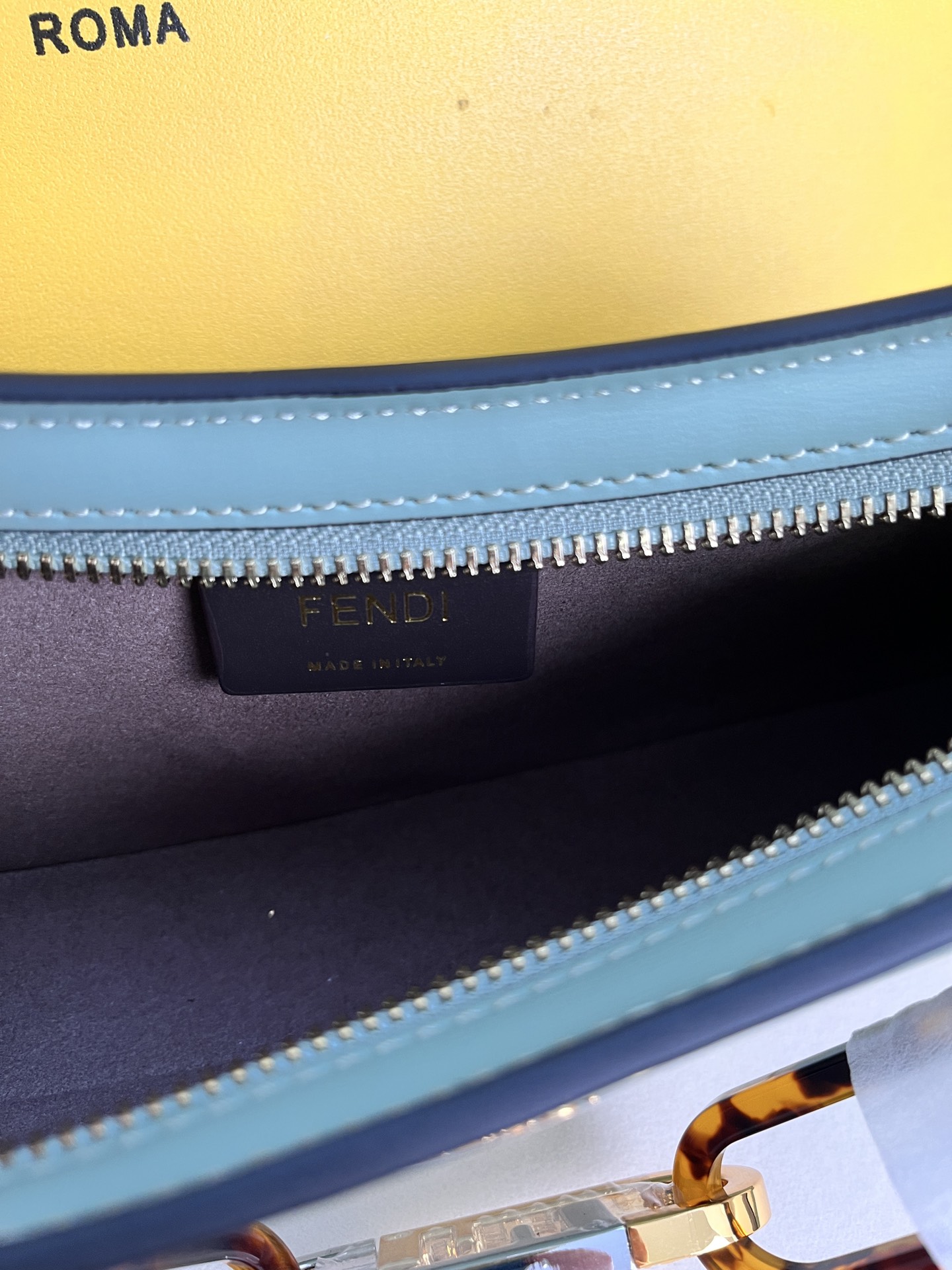 handbags FENDI 225 size:32*11*5cm - vstockx