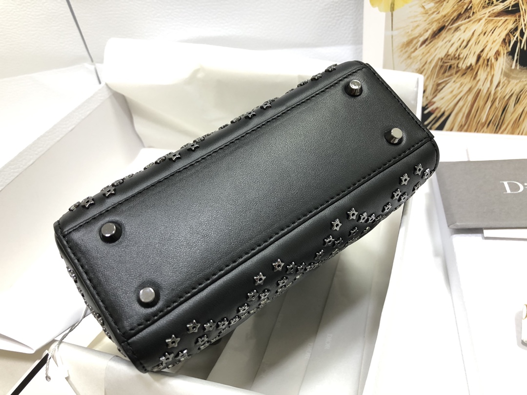 Handbag Dior M0505 size 17 x 15 x 7 cm - vstockx