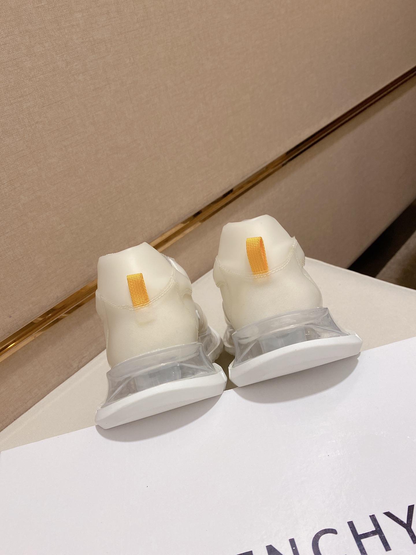 Givenchy Spectre Zip Sneakers 11 - vstockx