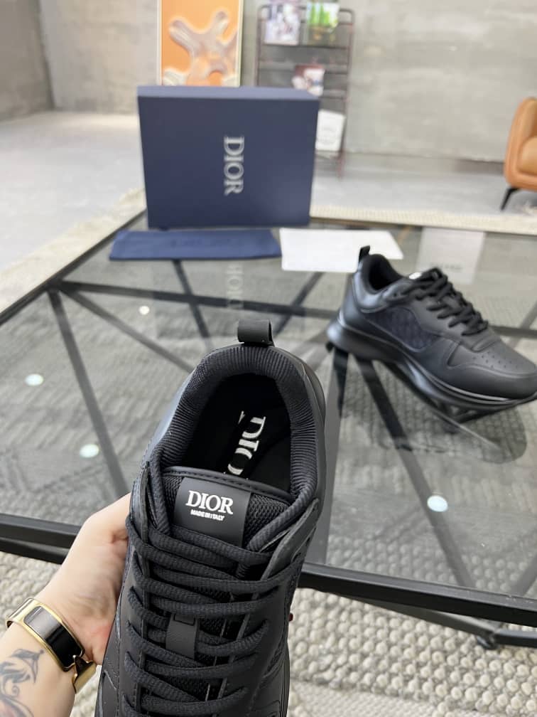 Dior B25 RUNNER SNEAKER Black Smooth Calfskin and Dior Oblique Jacquard - vstockx