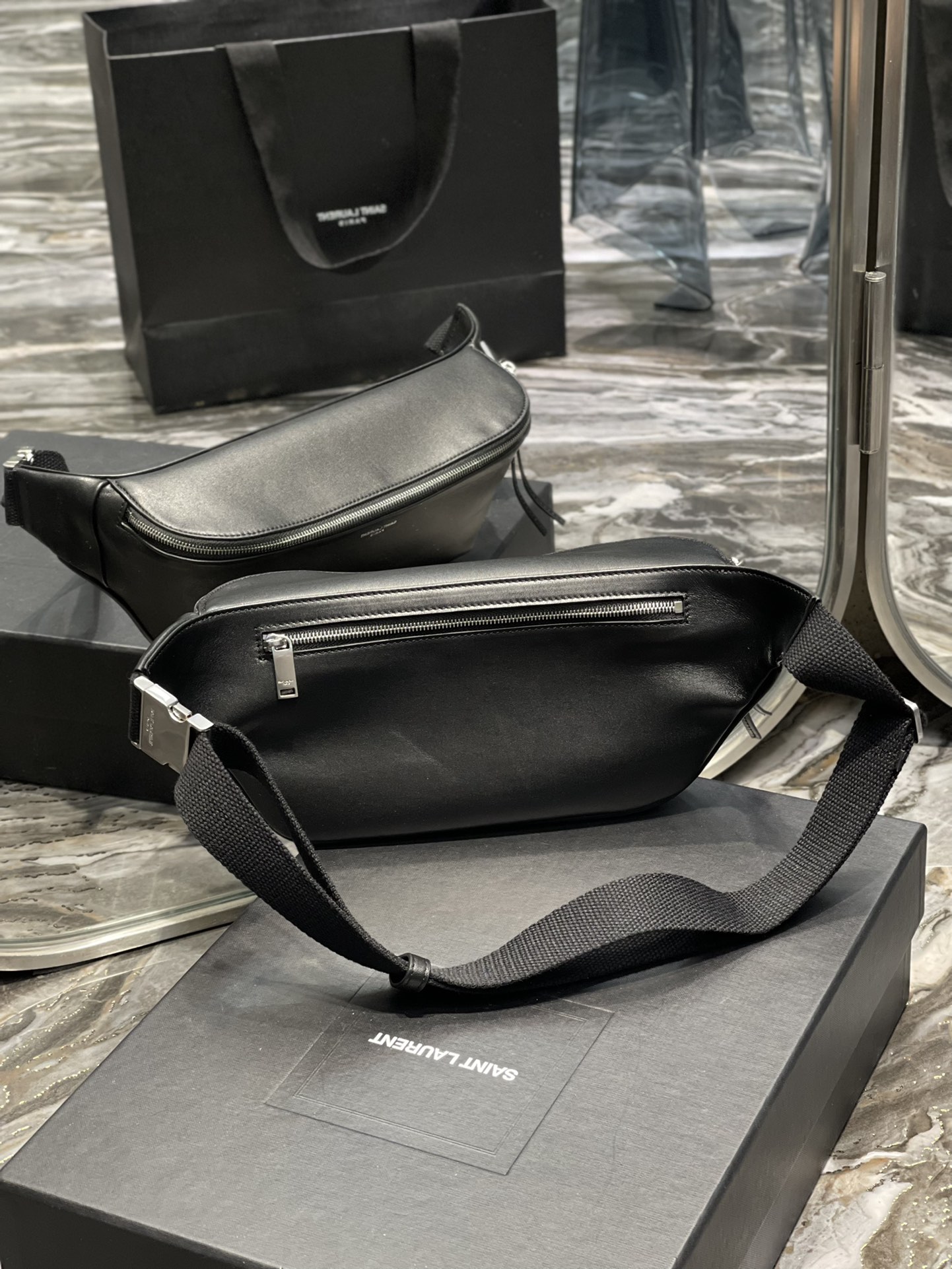 Handbags SAINT LAURENT 505671 size 26x12.5x7.5 cm - vstockx