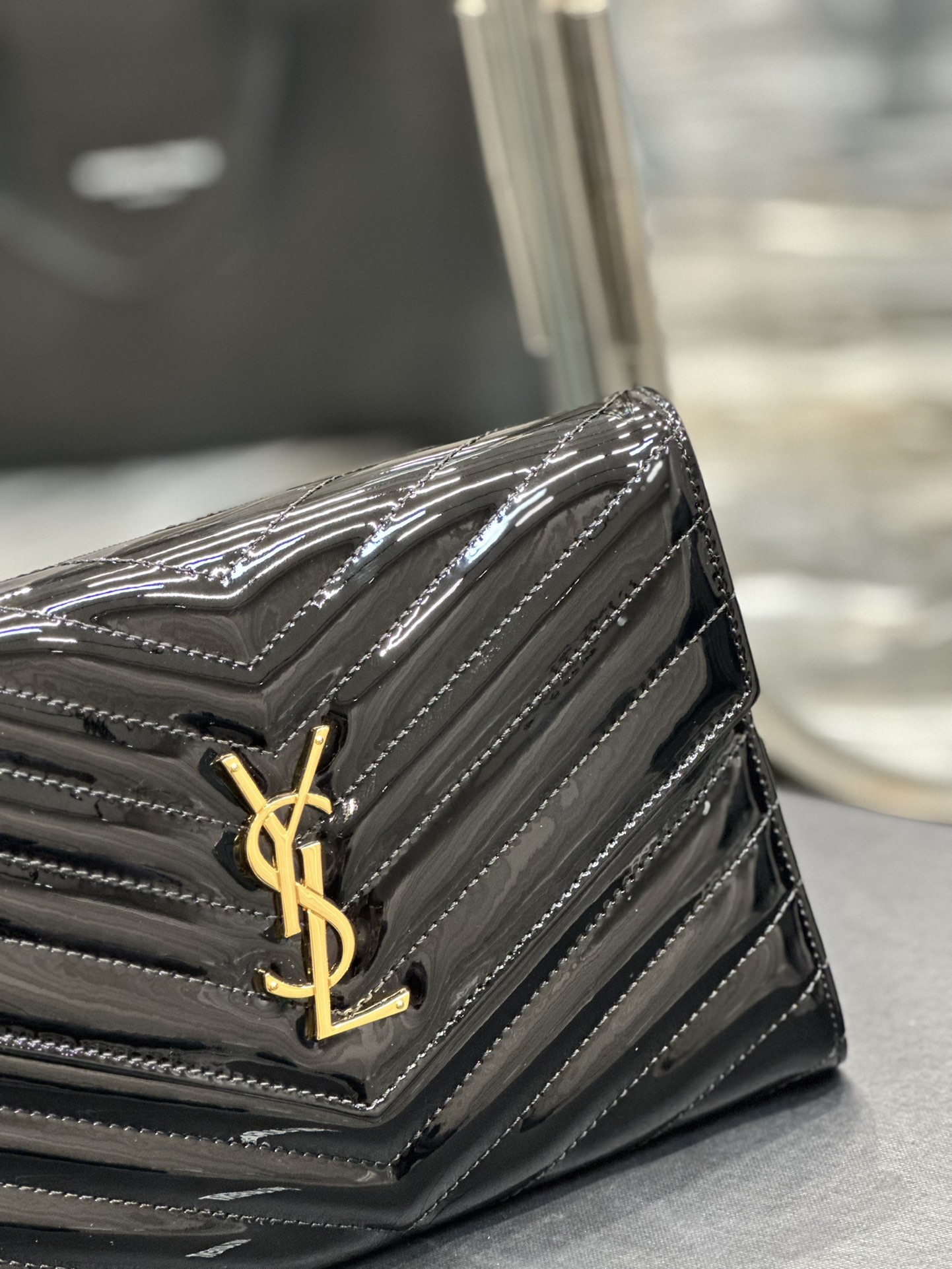Handbags SAINT LAURENT 617662 size 21  6  3 cm - vstockx