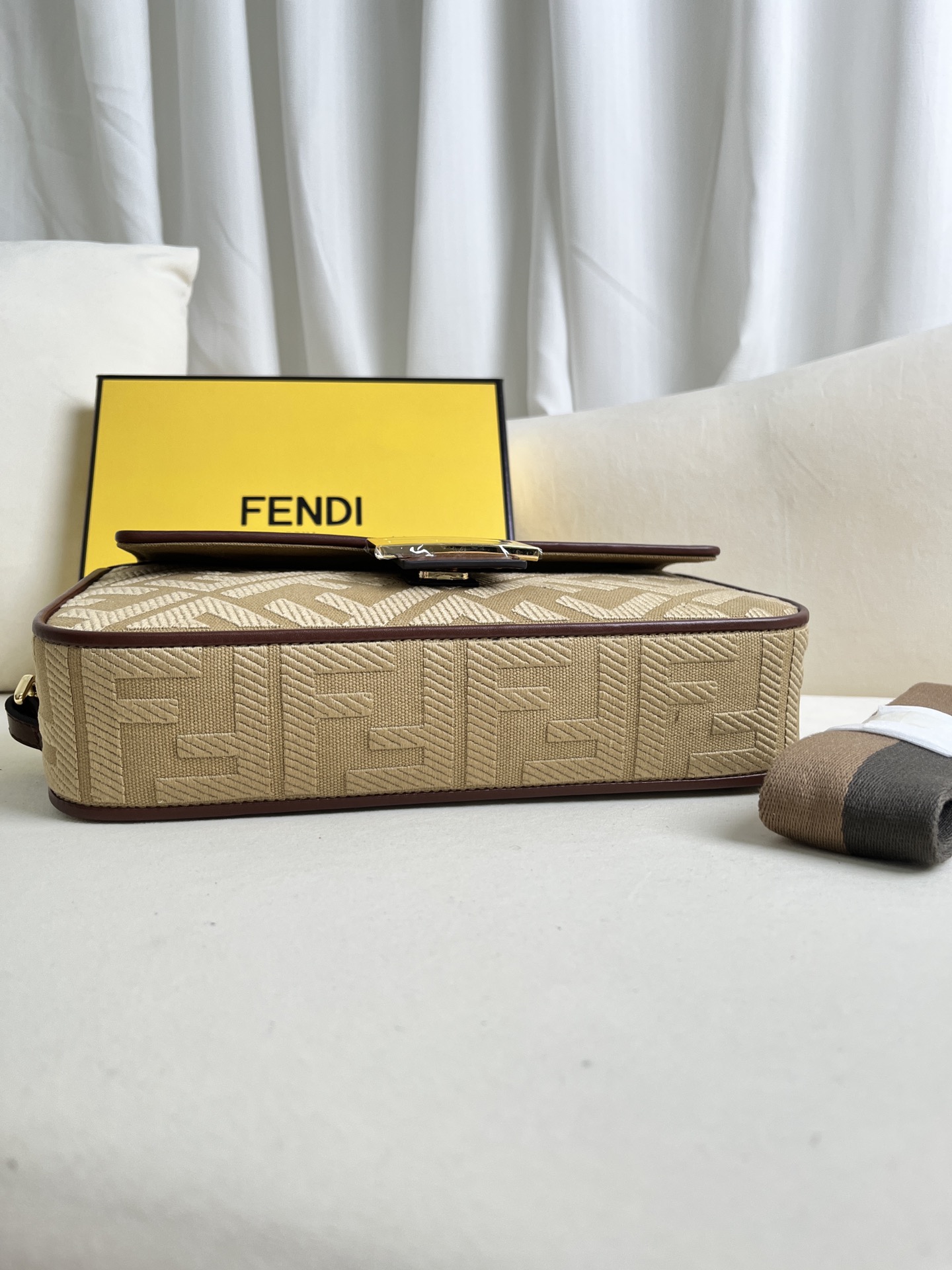 handbags FENDI 0159 size:26*5*15cm - vstockx