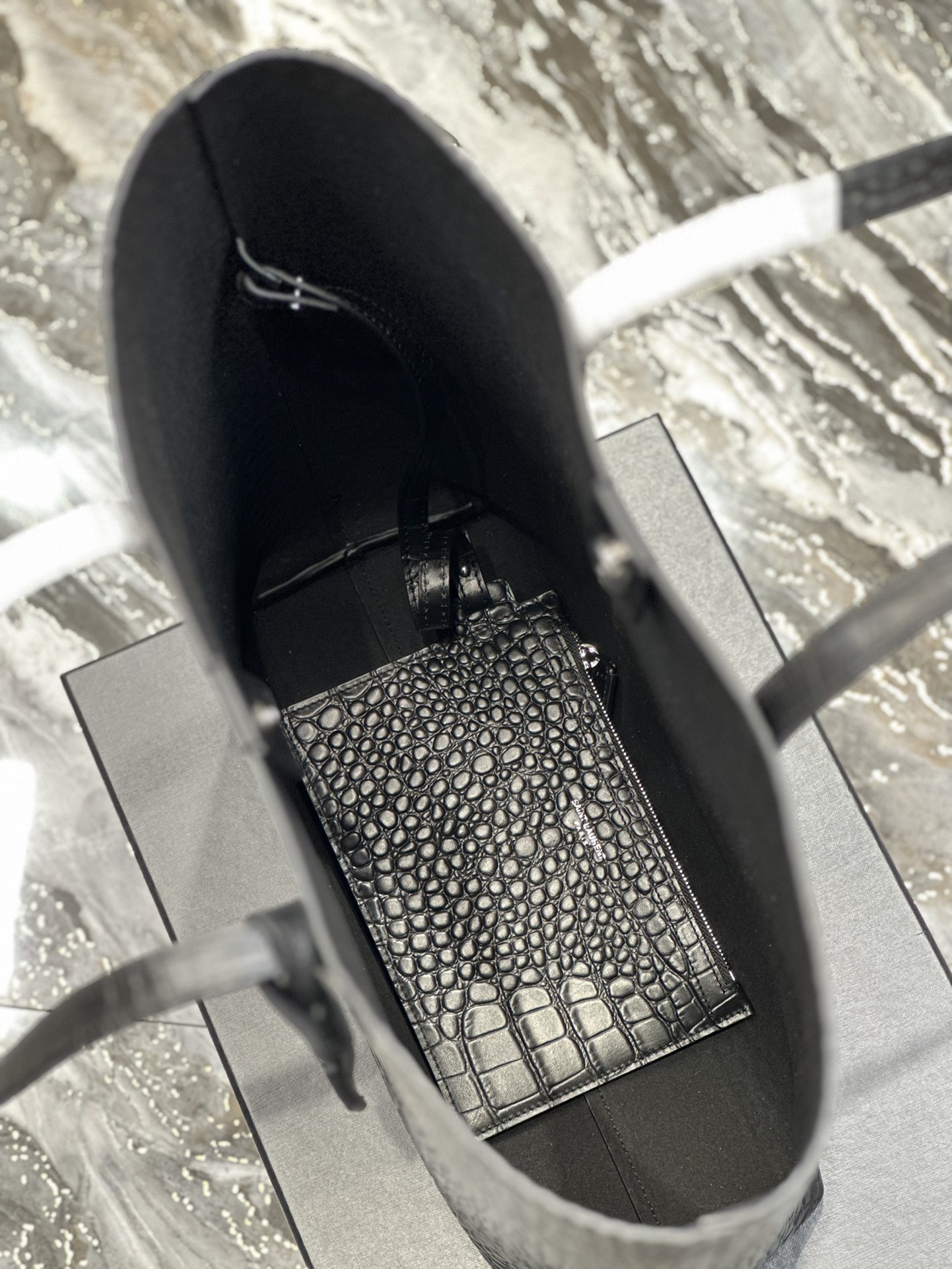 Handbags SAINT LAURENT 600306 size 32.5  35  10.5 cm - vstockx