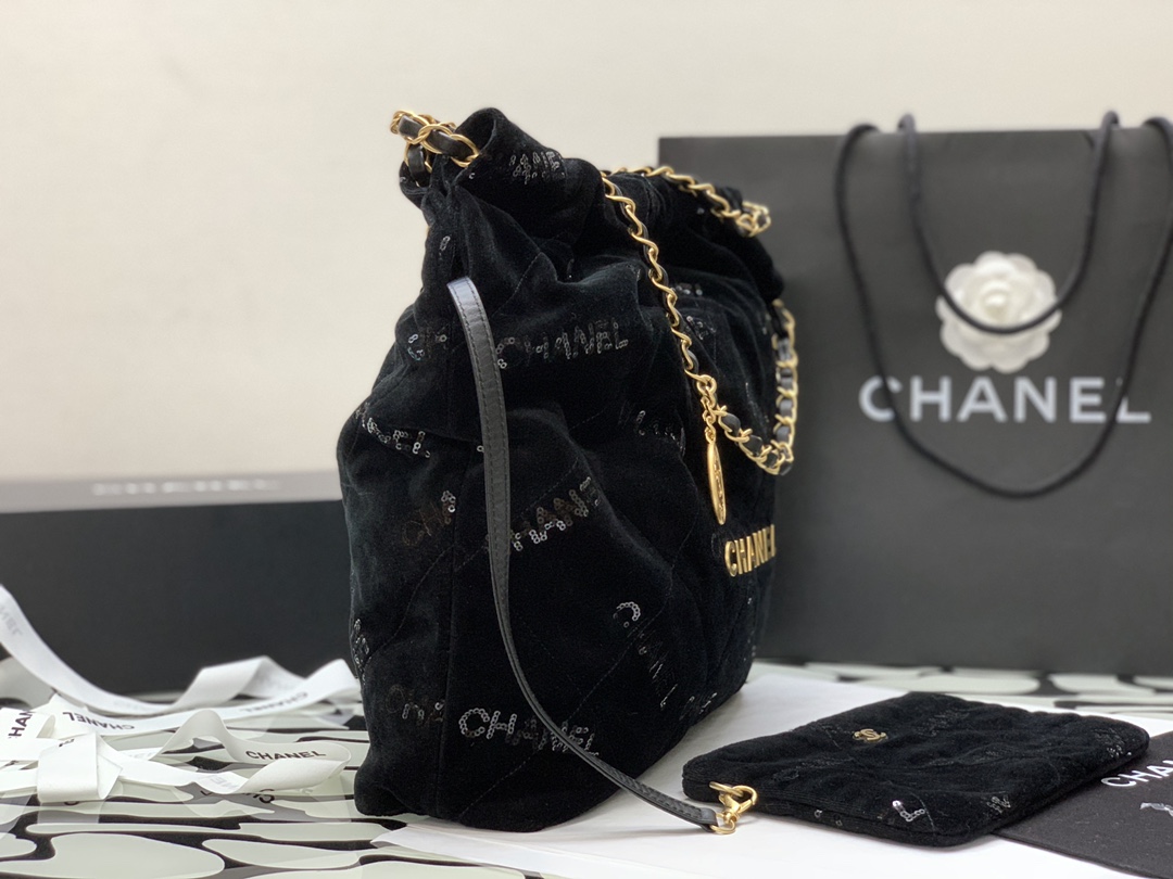 Handbag Chanel size 39*42*8 cm - vstockx