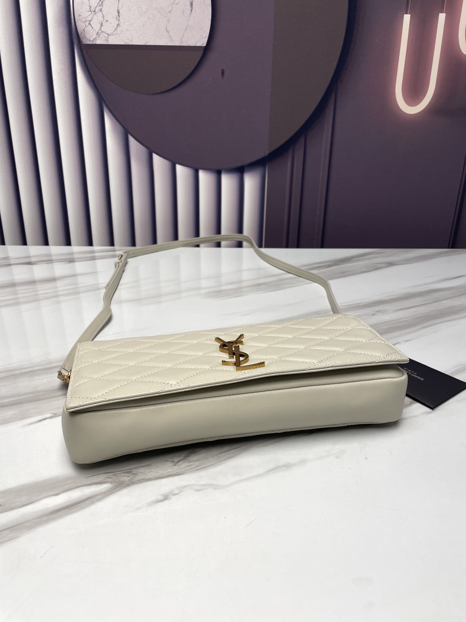 Handbags SAINT LAURENT 676628 size 26x4.5x13 cm - vstockx