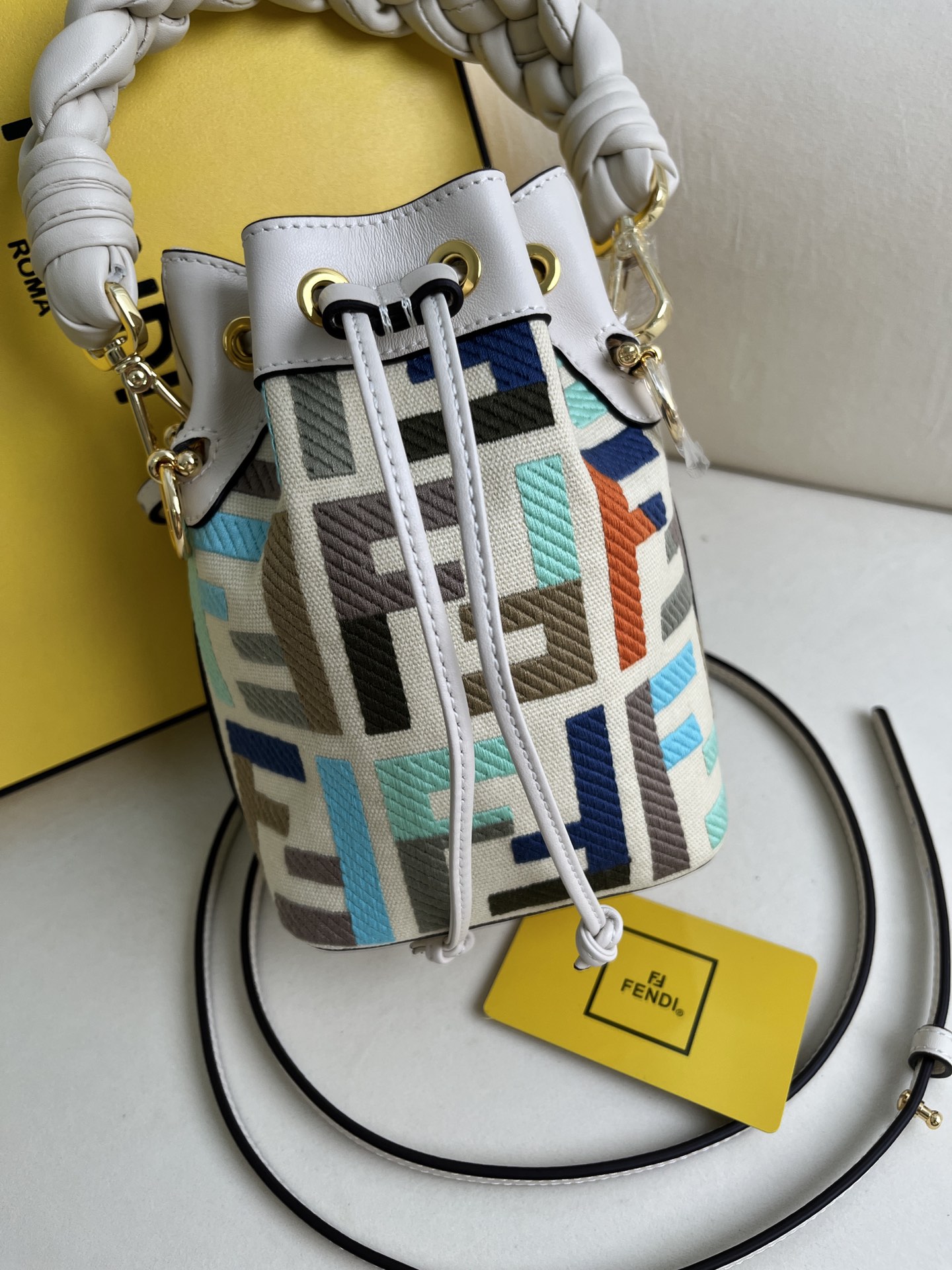 handbags FENDI 038 size:12*18*10cm - vstockx