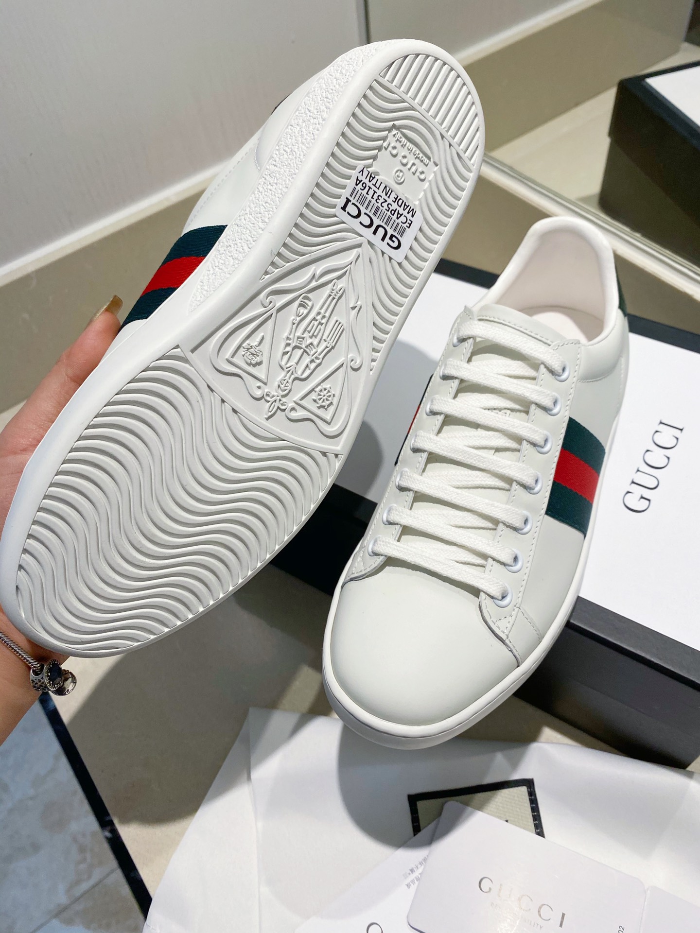 Gucci Women's Ace sneaker with bee sneaker 4 - vstockx