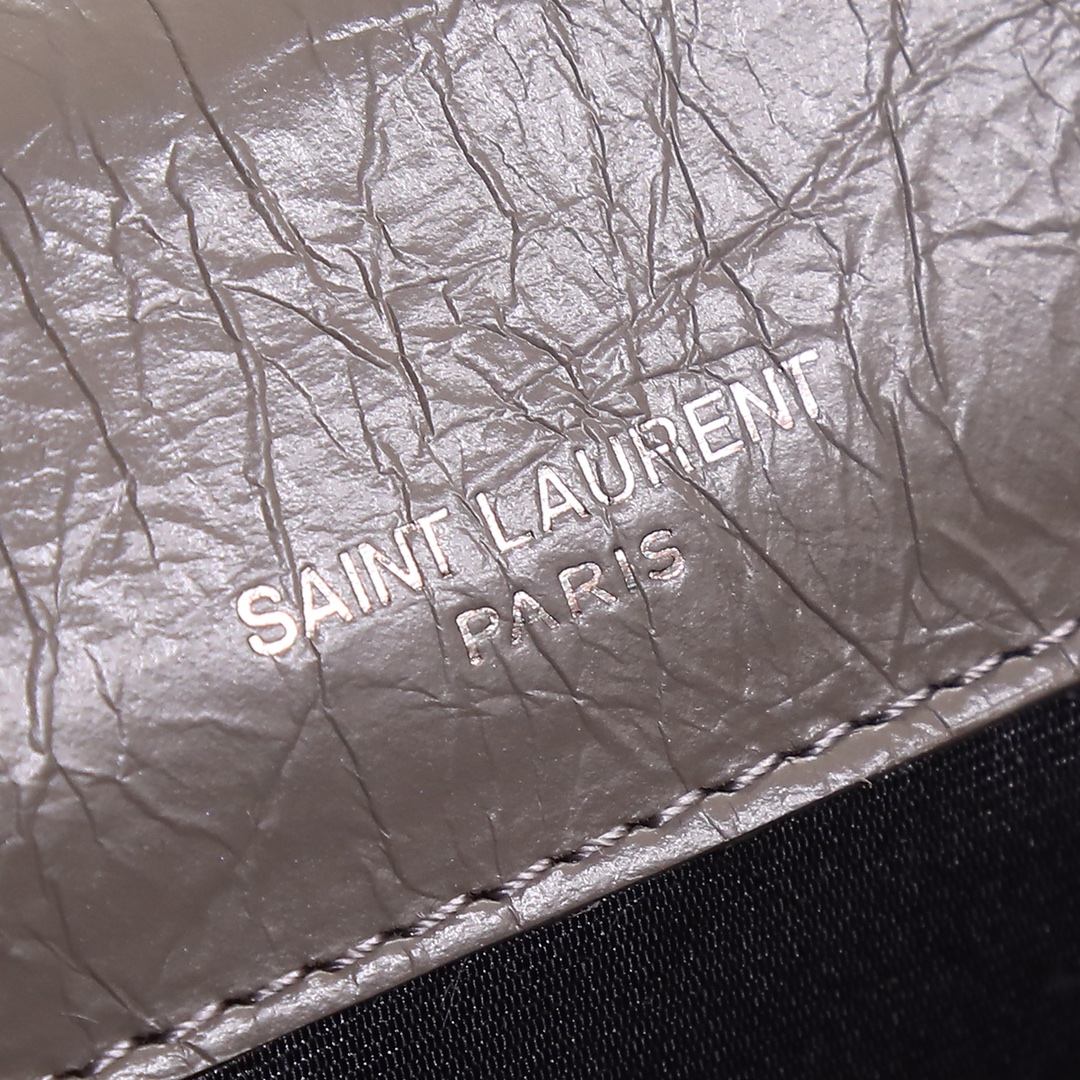 Handbags SAINT LAURENT 533037 size 22x16.5x12 cm - vstockx