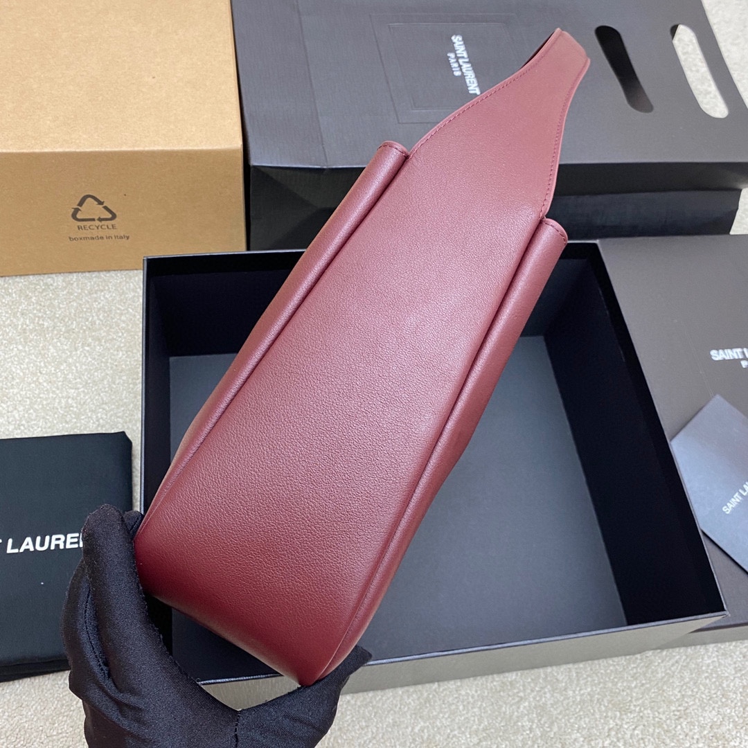 Handbags SAINT LAURENT 713938 size 22x22x10 cm - vstockx