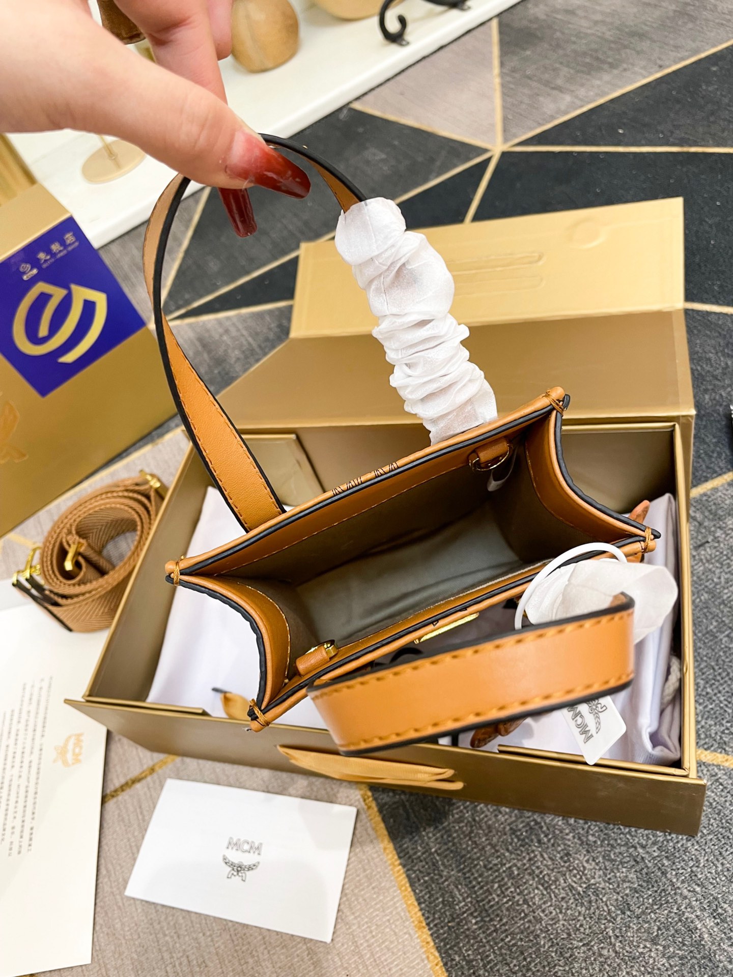 Handbags MCM mom size:17*14 cm - vstockx