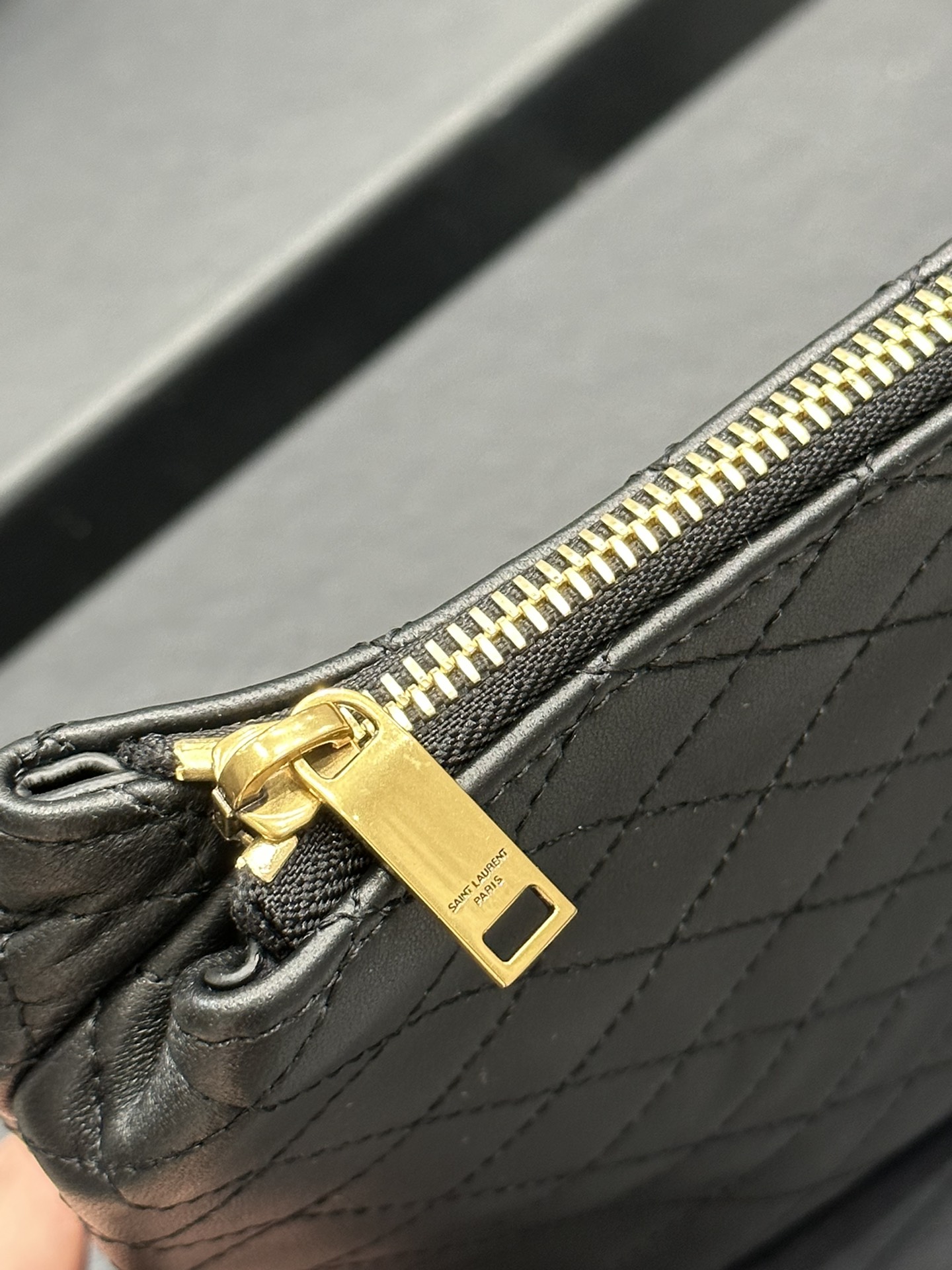 Handbags SAINT LAURENT 733955 size 23  17  5 cm - vstockx