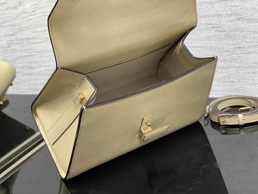 Handbag VALEXTRA size ** - vstockx