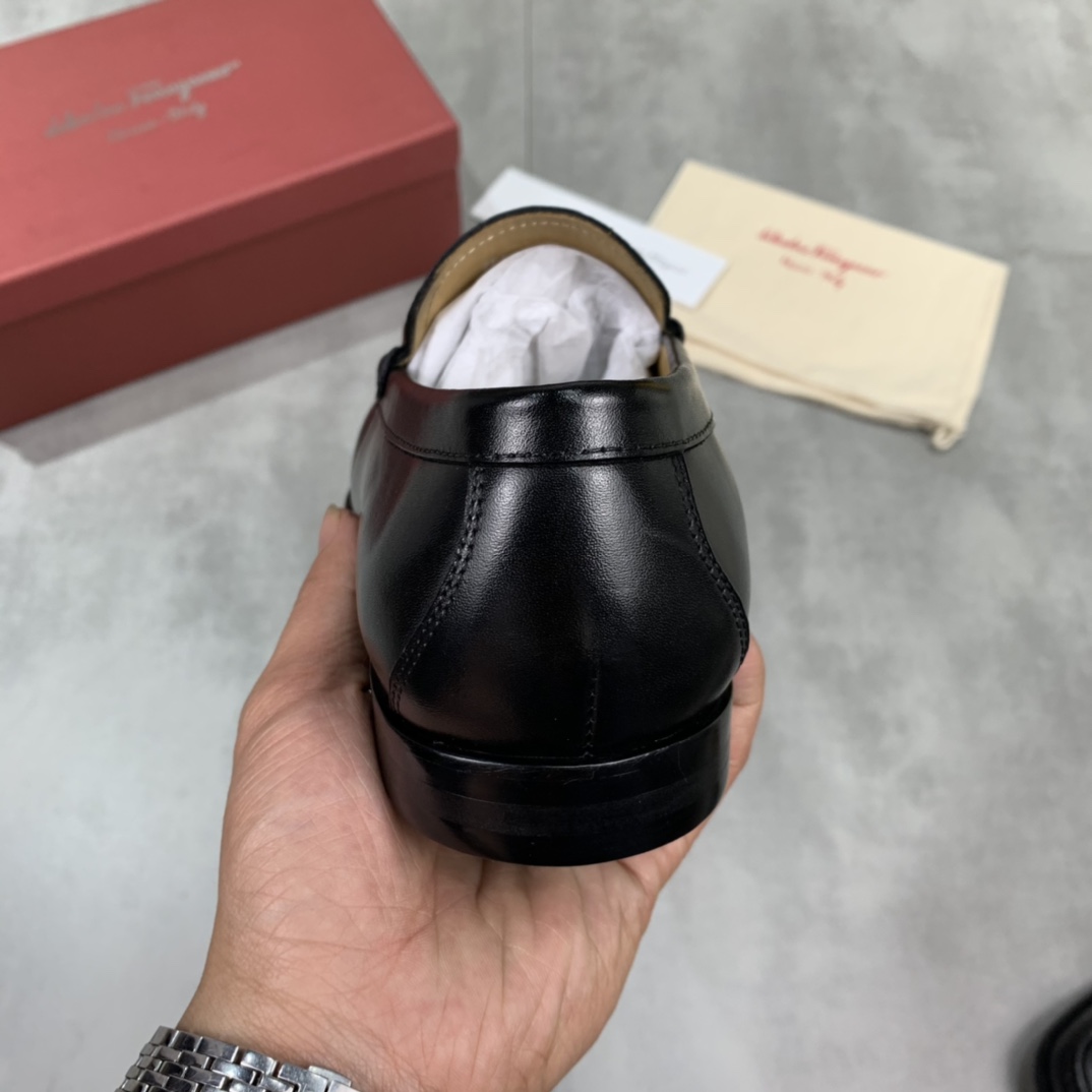 Salvatore Ferragamo Boots 17 - vstockx