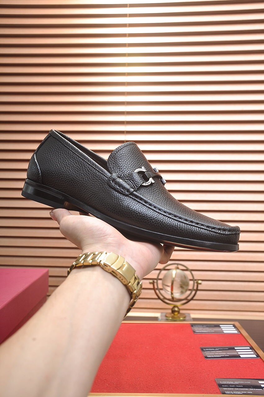 Salvatore Ferragamo Boots 4 - vstockx