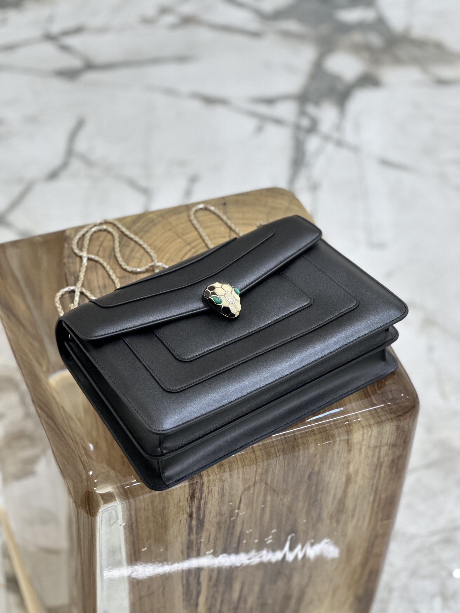 Handbags Bvlgari 35362 size:28*19*8 cm - vstockx