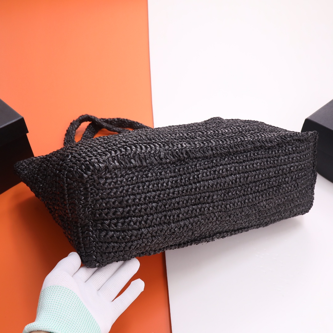 Handbags SAINT LAURENT 688864 size 38  35  14.5 cm - vstockx