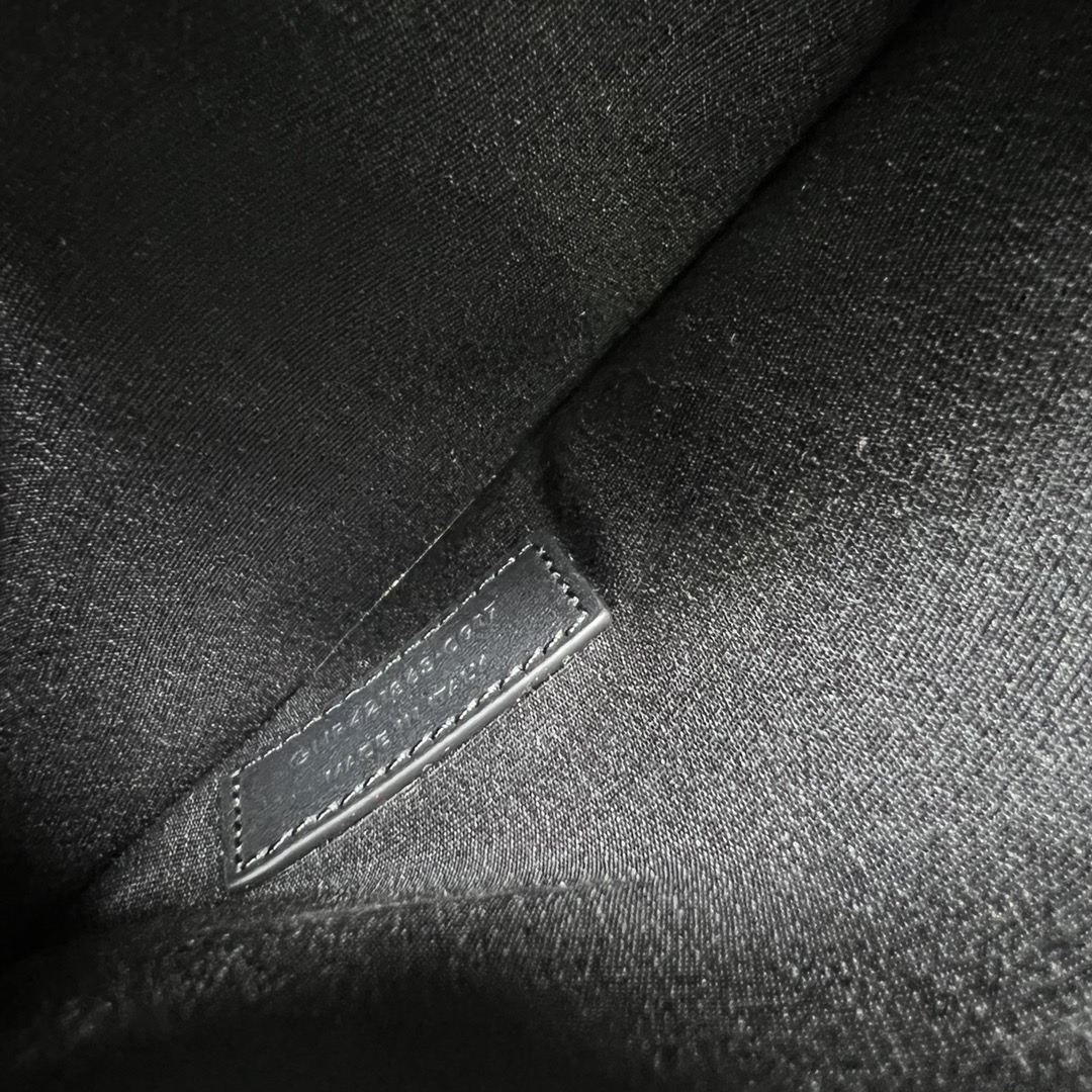 Handbags SAINT LAURENT 421863 size 26*20.5*12.5 cm - vstockx