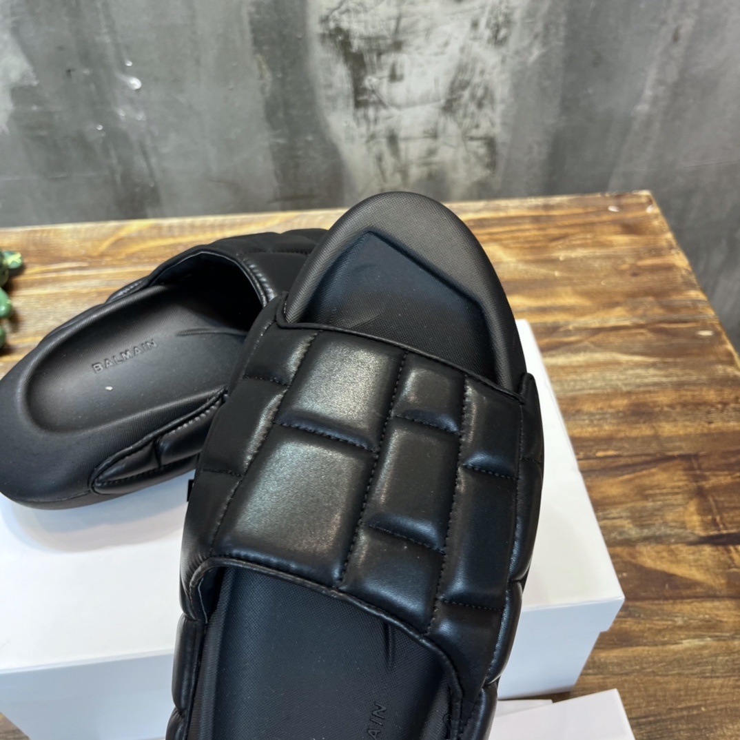 Balmain Quilted leather B-IT mules 4 - vstockx