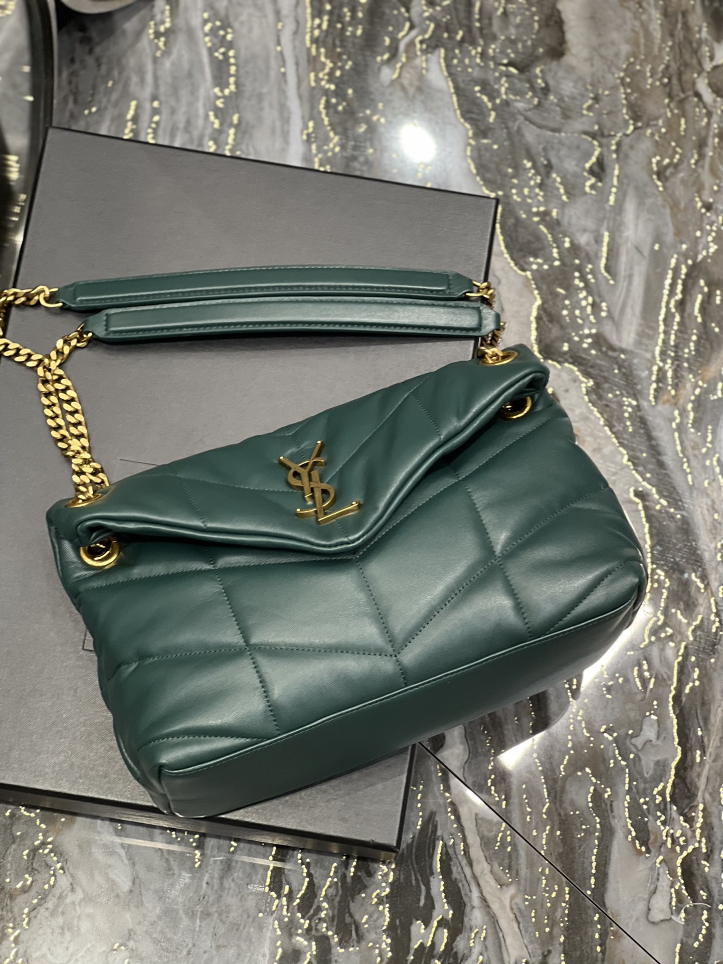 Handbags SAINT LAURENT 577476 size 29x17x11 cm - vstockx