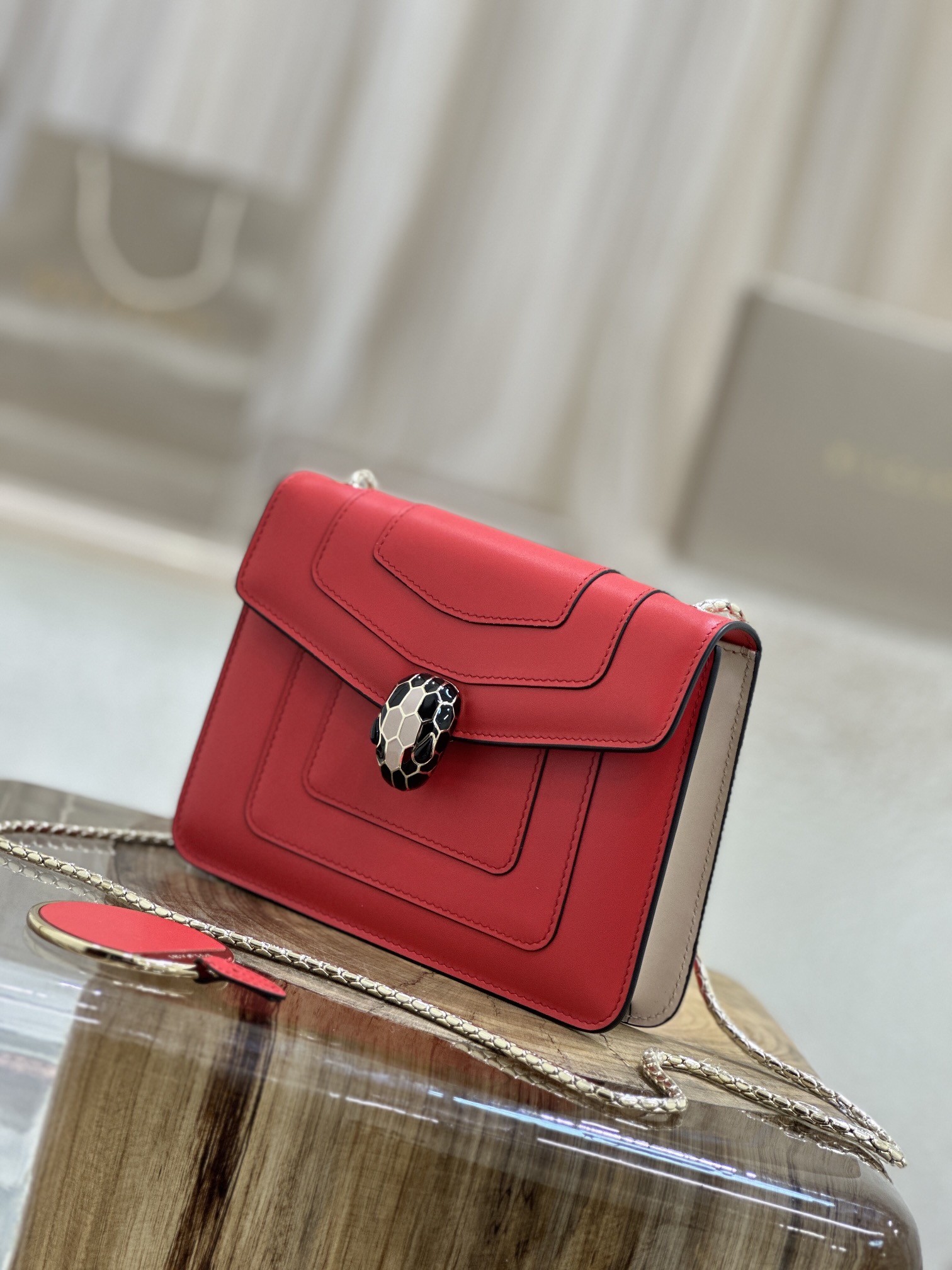 Handbags Bvlgari 35107 size:20*15*5 cm - vstockx