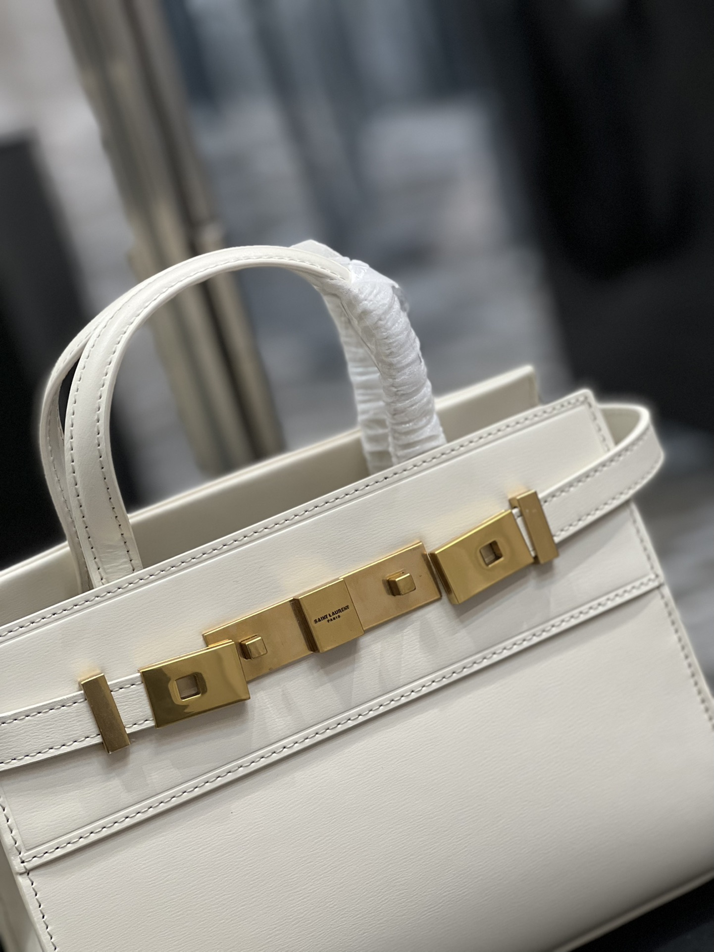 Handbags SAINT LAURENT 593741 size 21x16x9 cm - vstockx