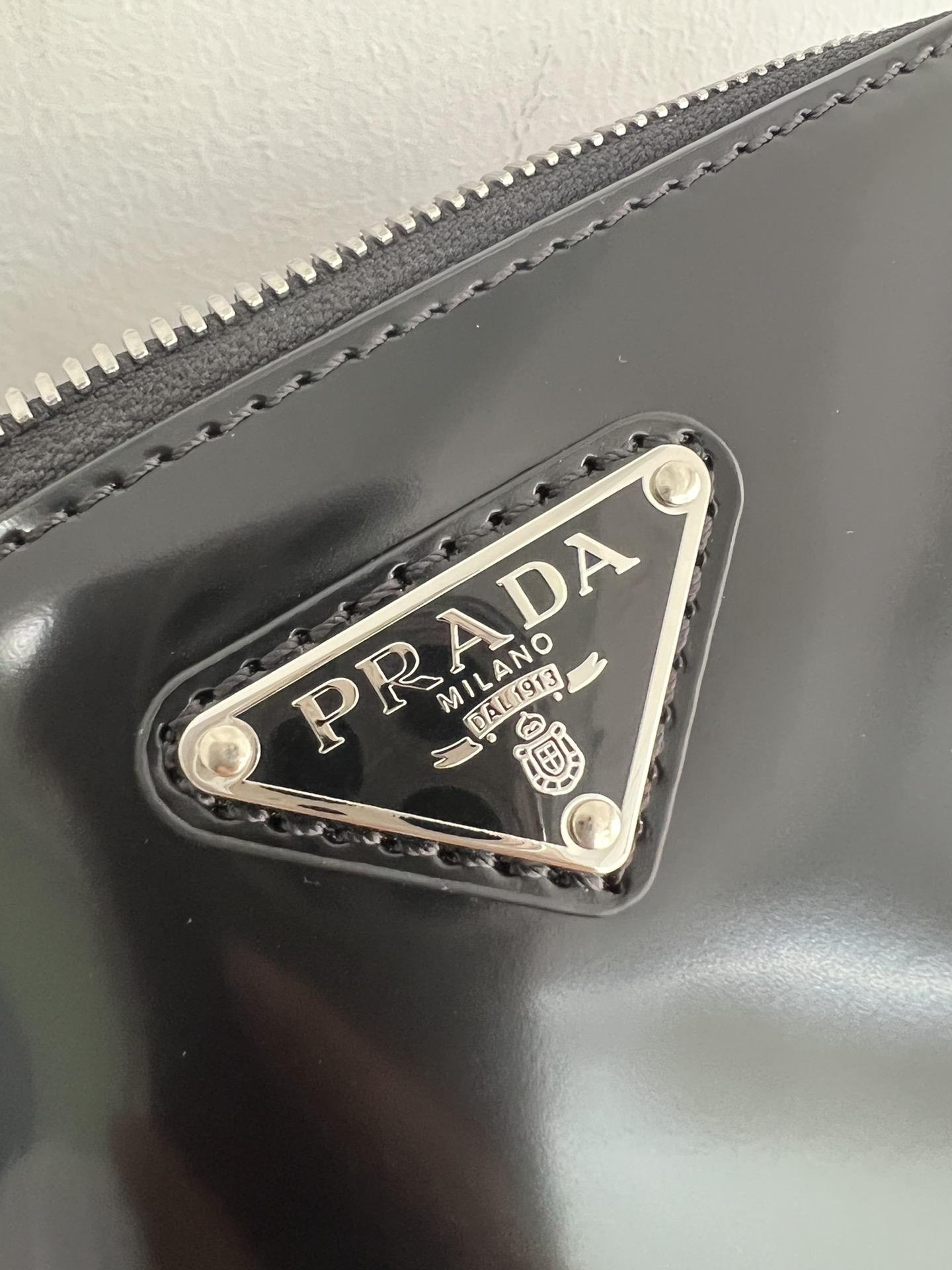 handbags prada 2VH070 19*12.5*5.5 - vstockx