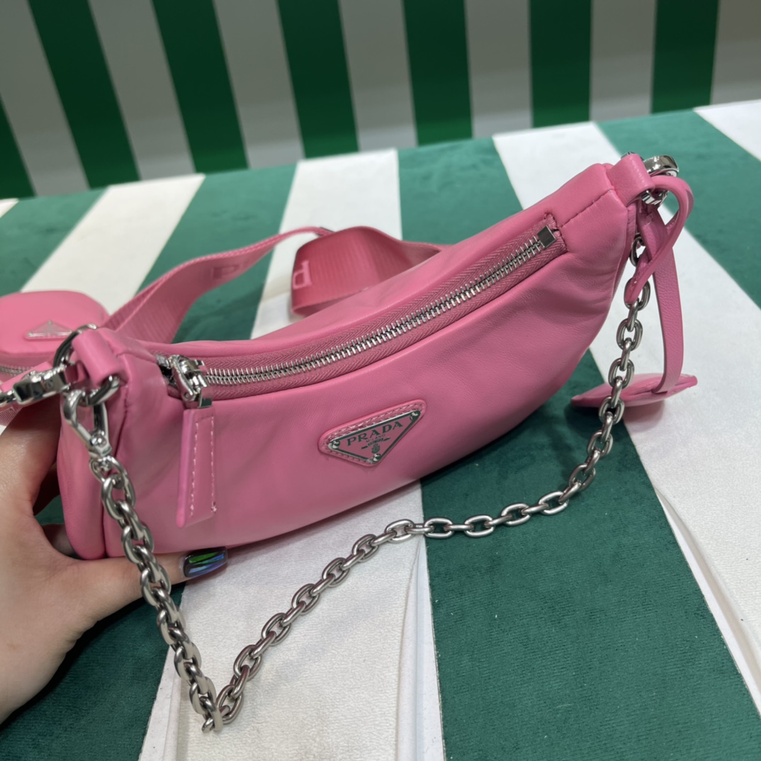 Handbags Prada 1BH240 size:22*12*6 cm - vstockx