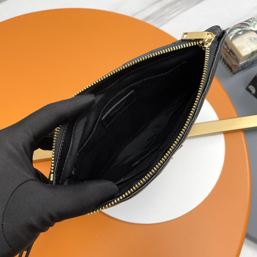 Handbags SAINT LAURENT 379039 size 24  17.5  1.5 cm - vstockx