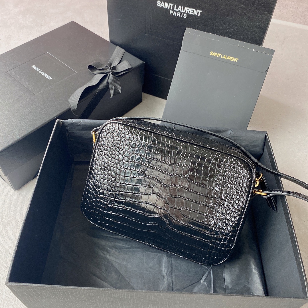 Handbags SAINT LAURENT 520534 size 23x16x6 cm - vstockx