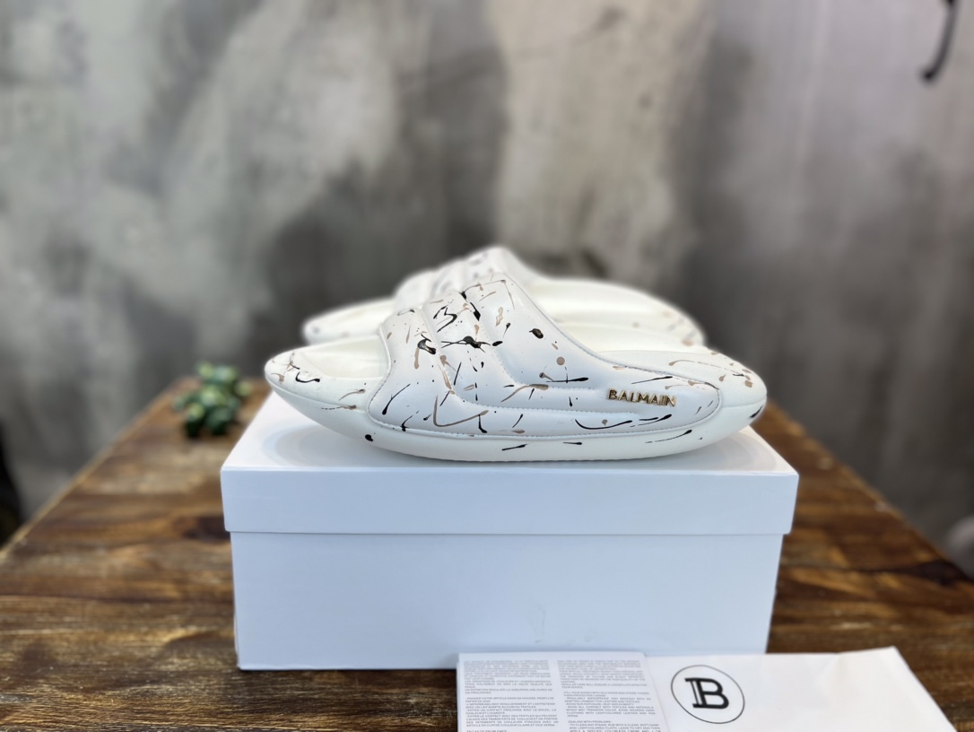 Balmain Quilted leather B-IT mules 9 - vstockx