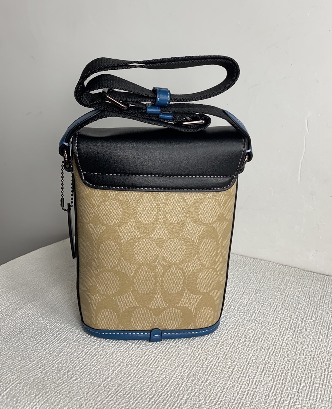 Handbags Coach CH071 size:13*19*6 - vstockx