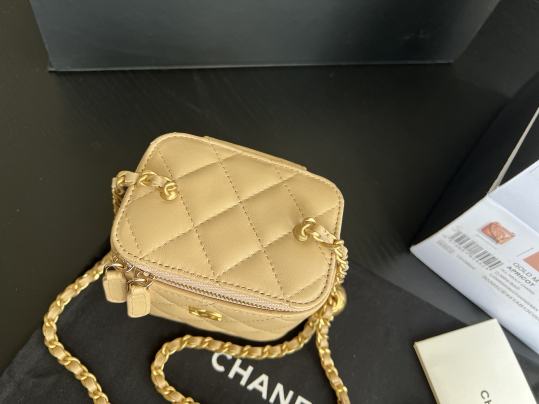 Handbag Chanel AP1447 size 8.5cmx11cmx7 cm - vstockx