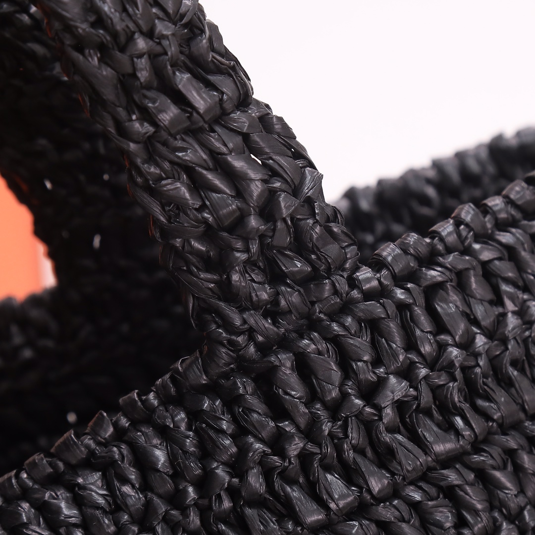 Handbags SAINT LAURENT 688864 size 38  35  14.5 cm - vstockx